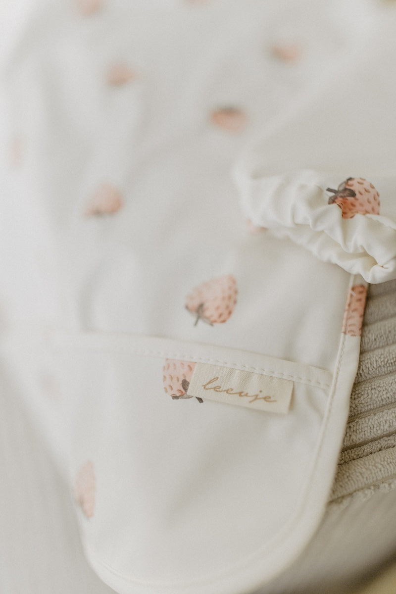 Langarm-Lätzchen 'strawberries'