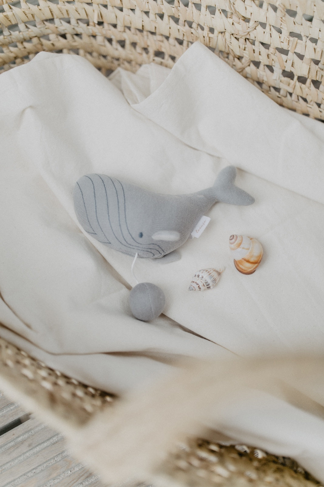 Music box 'whale'
