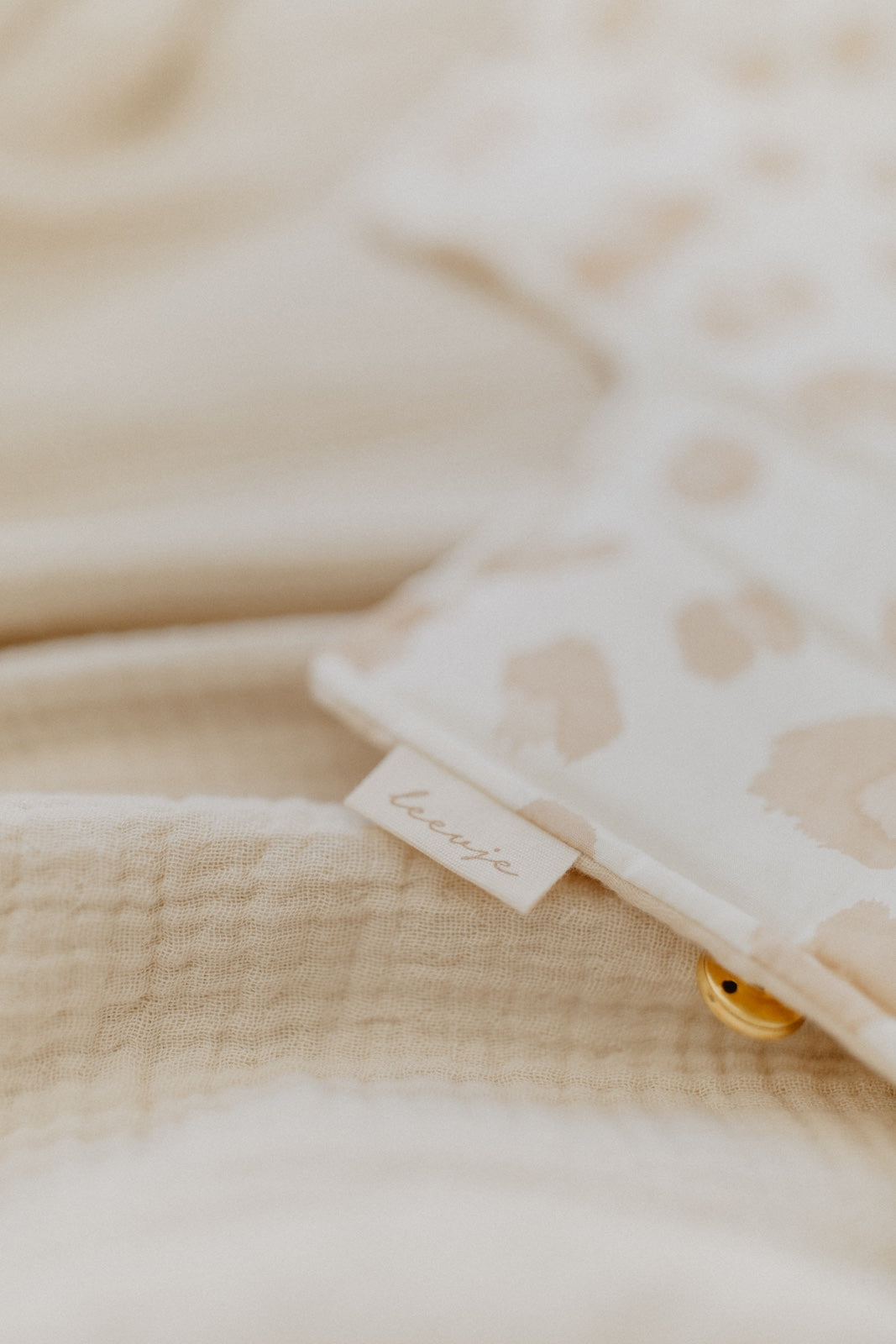 Changing Mat 'leoprint & cappuccino'