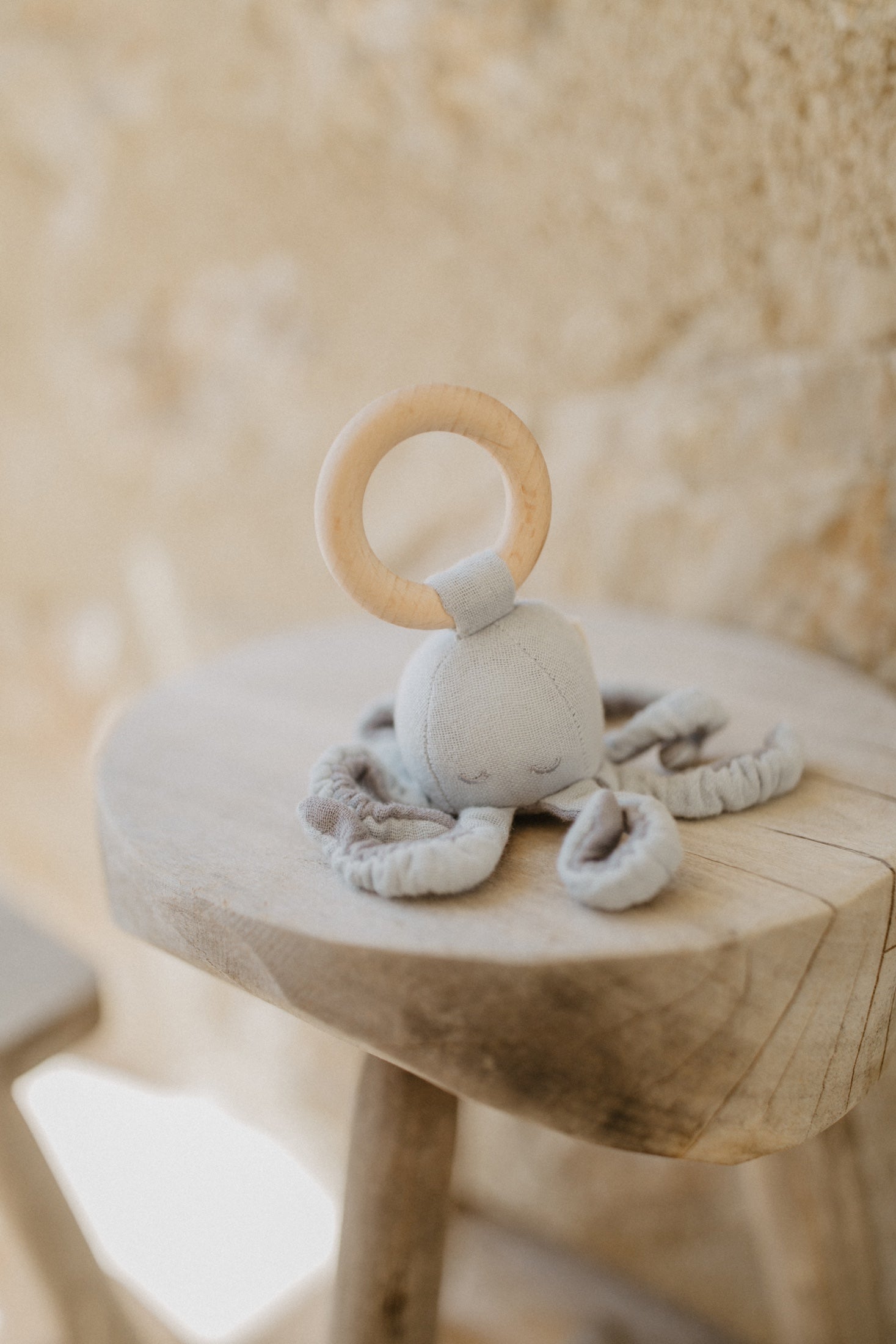 Baby Rassel mit Holzring 'octopus'