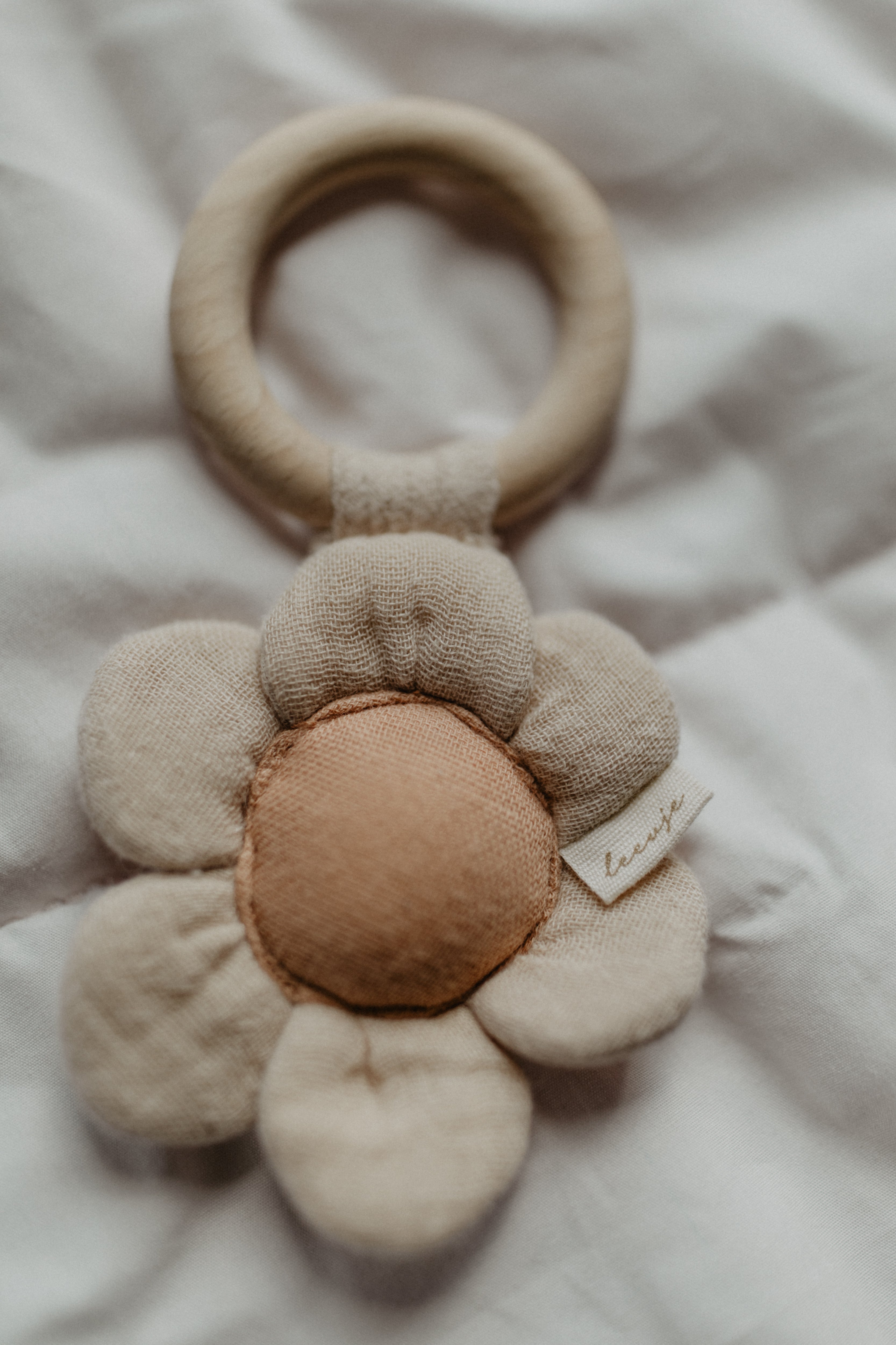 Muslin Ring Rattle 'Flower'