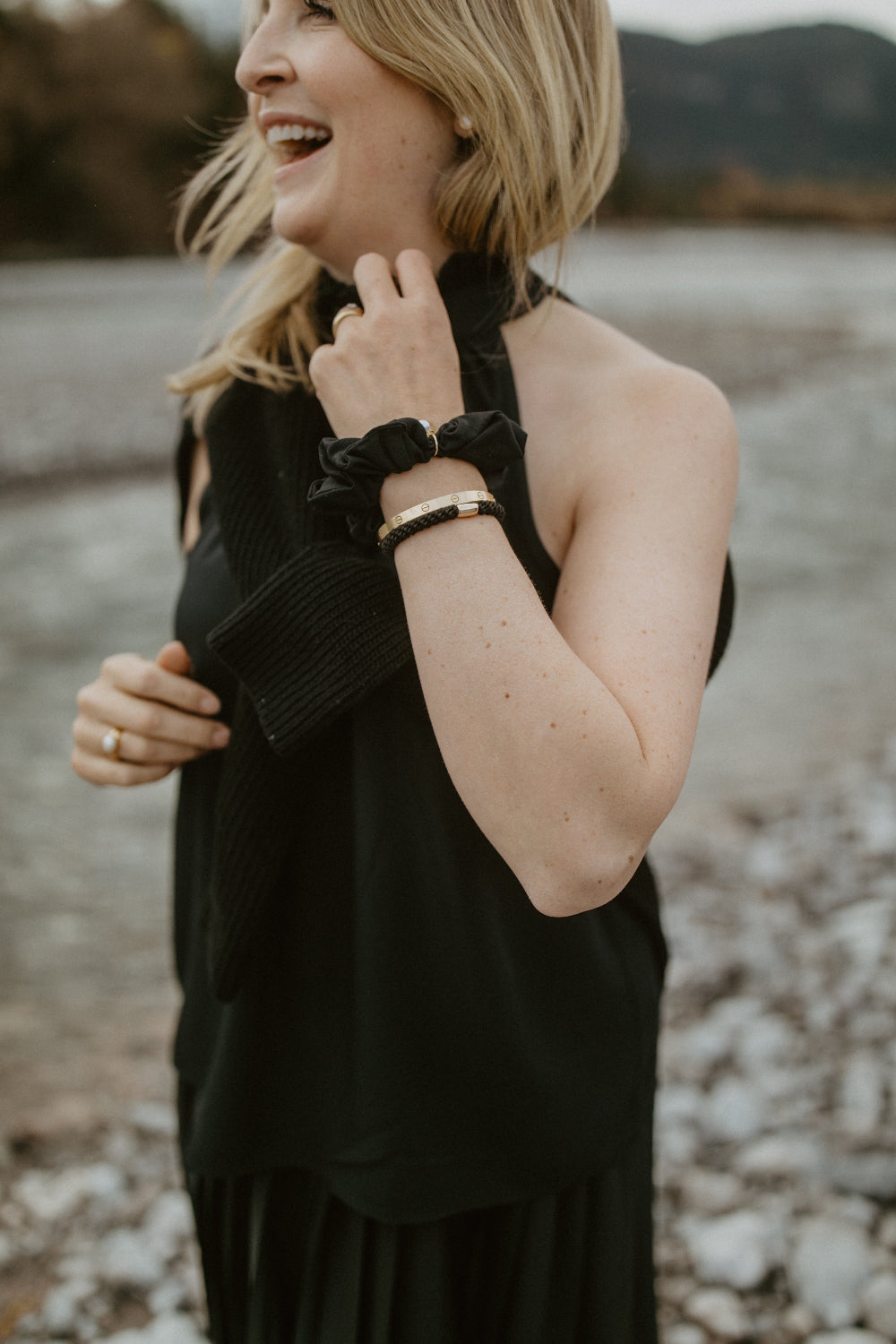 Scrunchie aus weichem Stoff in "Black"