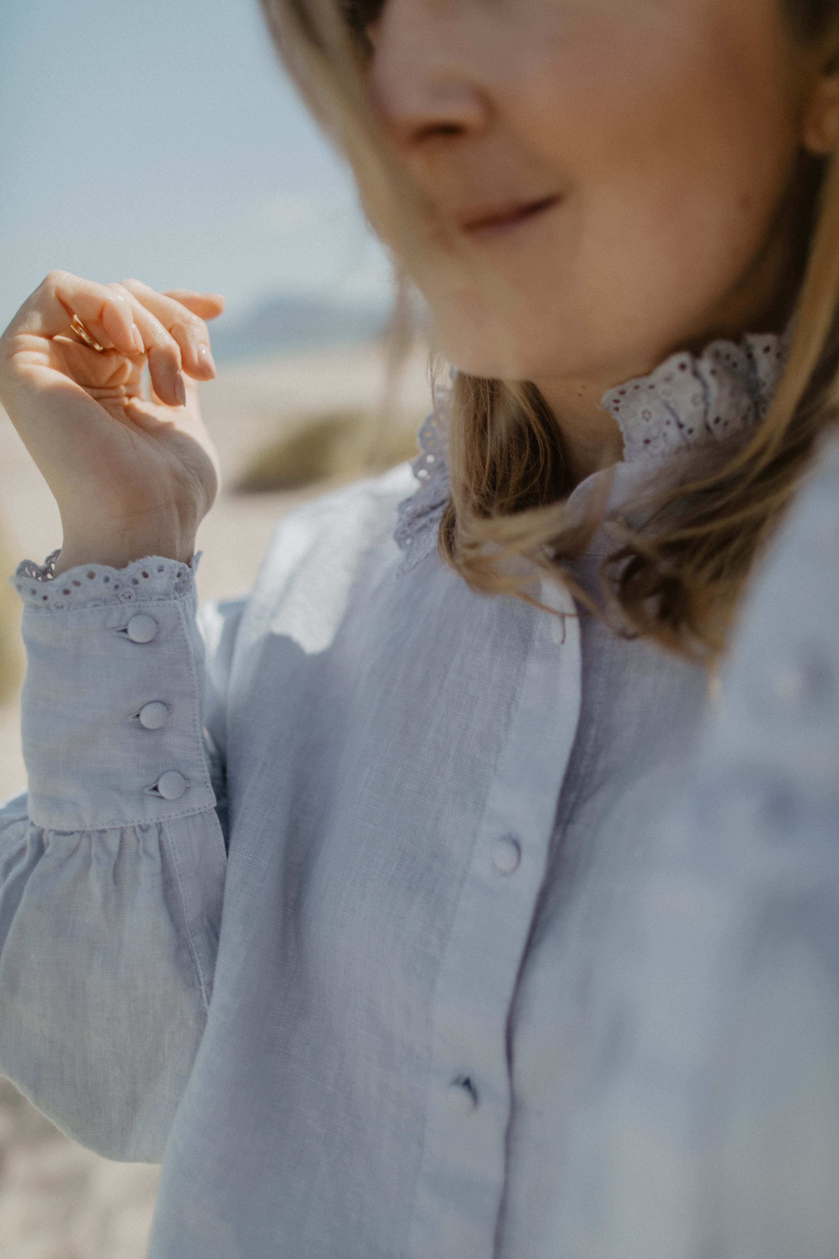 01.01.12 — The Linen Blouse / Horizon