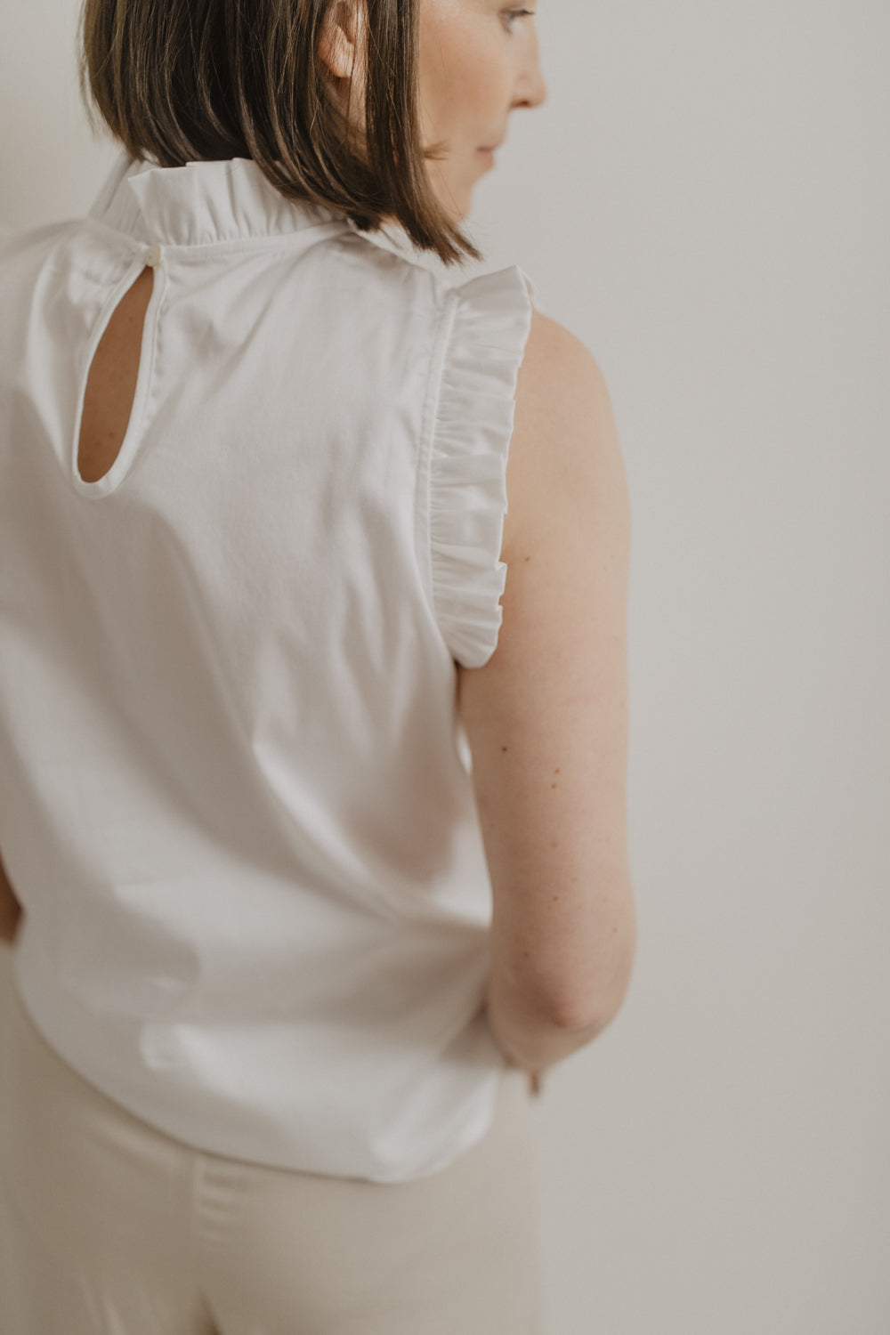 01.01.03 — The Ruffle Top / White
