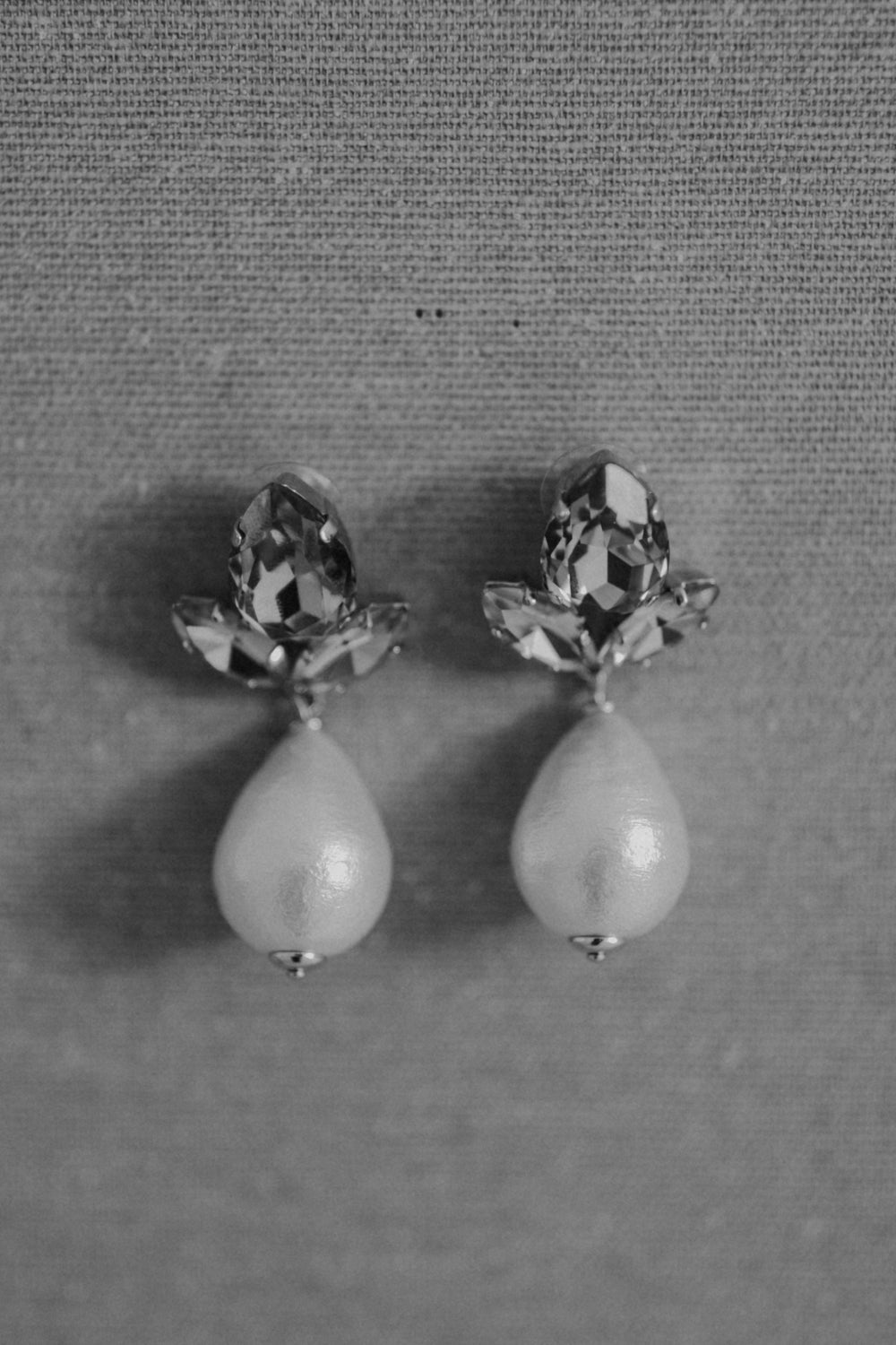 01.07.10 — The Cotton Drop Stud / Champagne