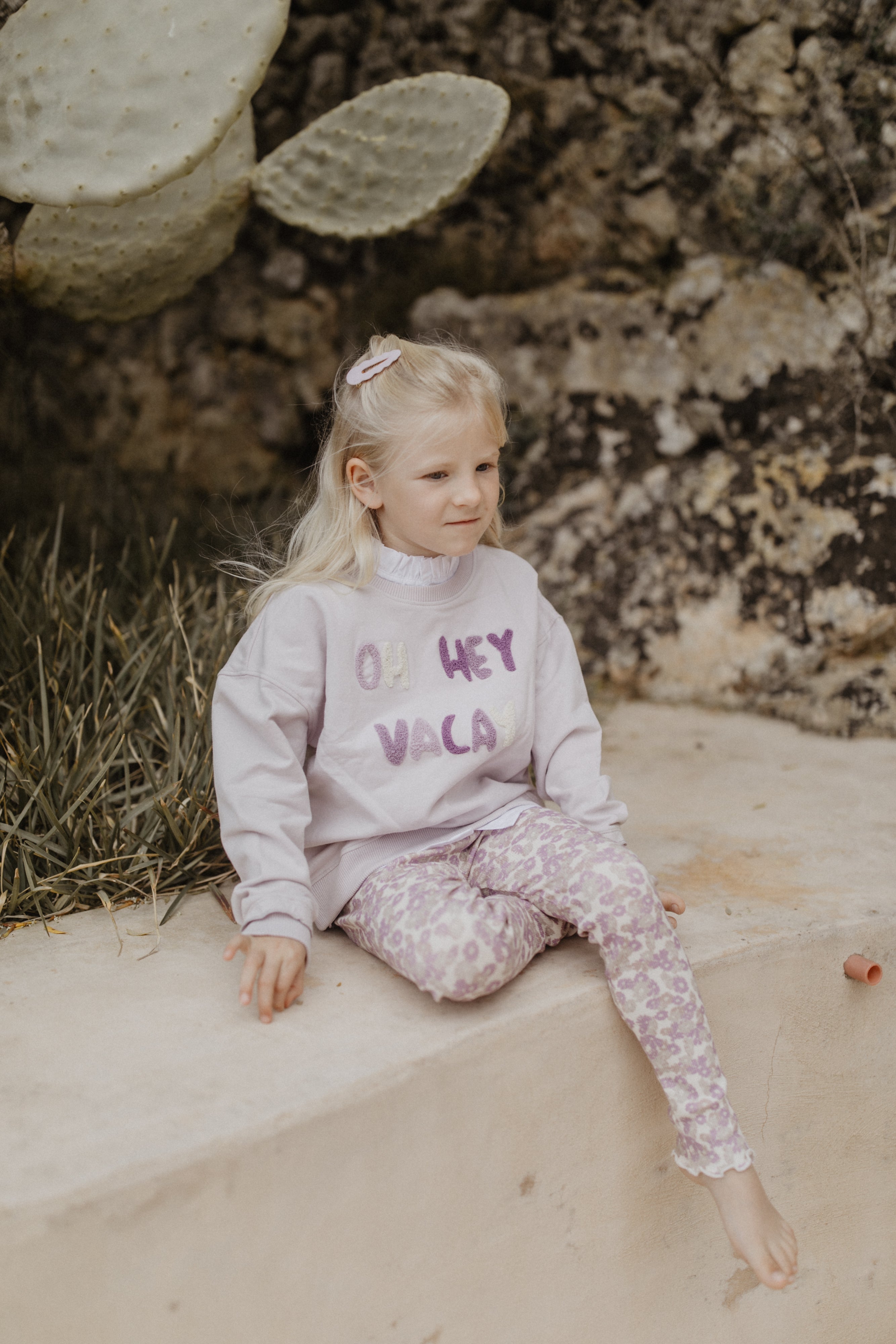 Sweatshirt 'Oh Hey Vacay' in Lavender