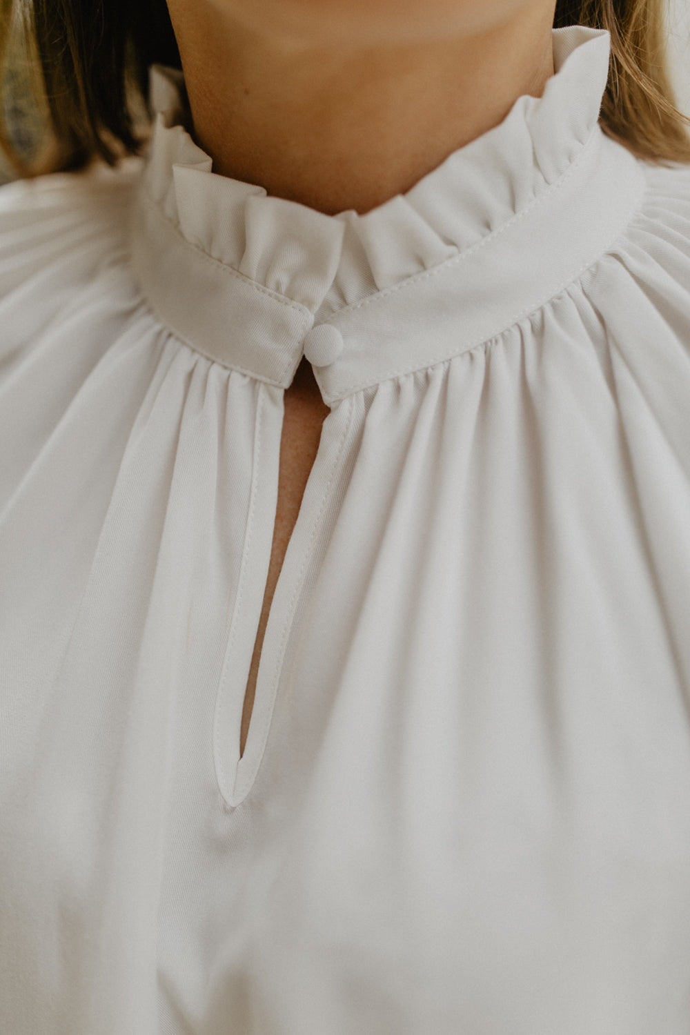 Bluse mit Rüschenkragen 'White'