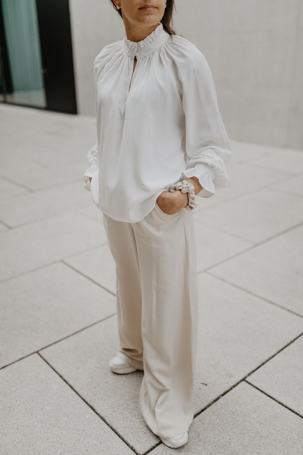 Bluse mit Rüschenkragen 'White'