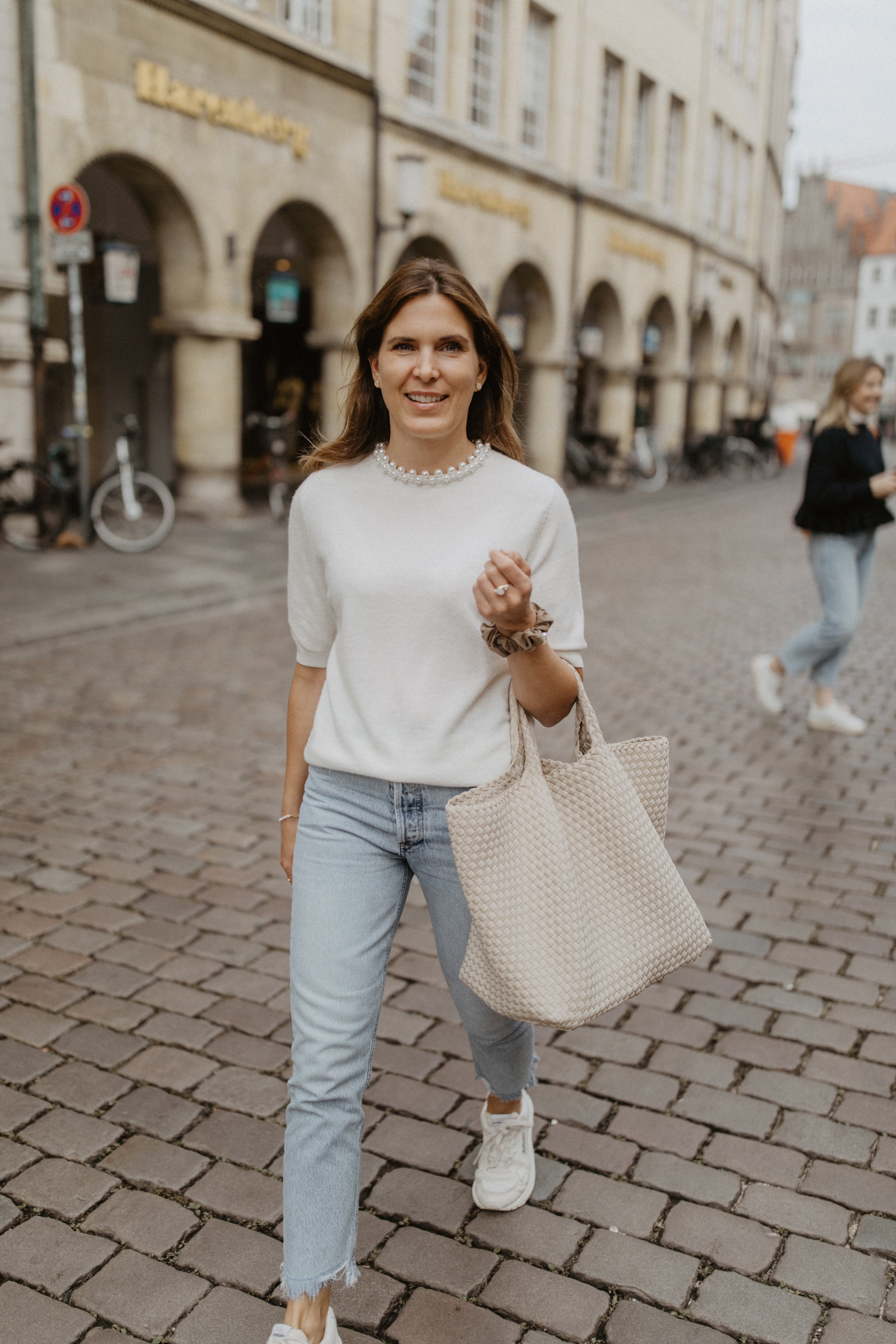 Kurzarmpullover mit Perlendetail