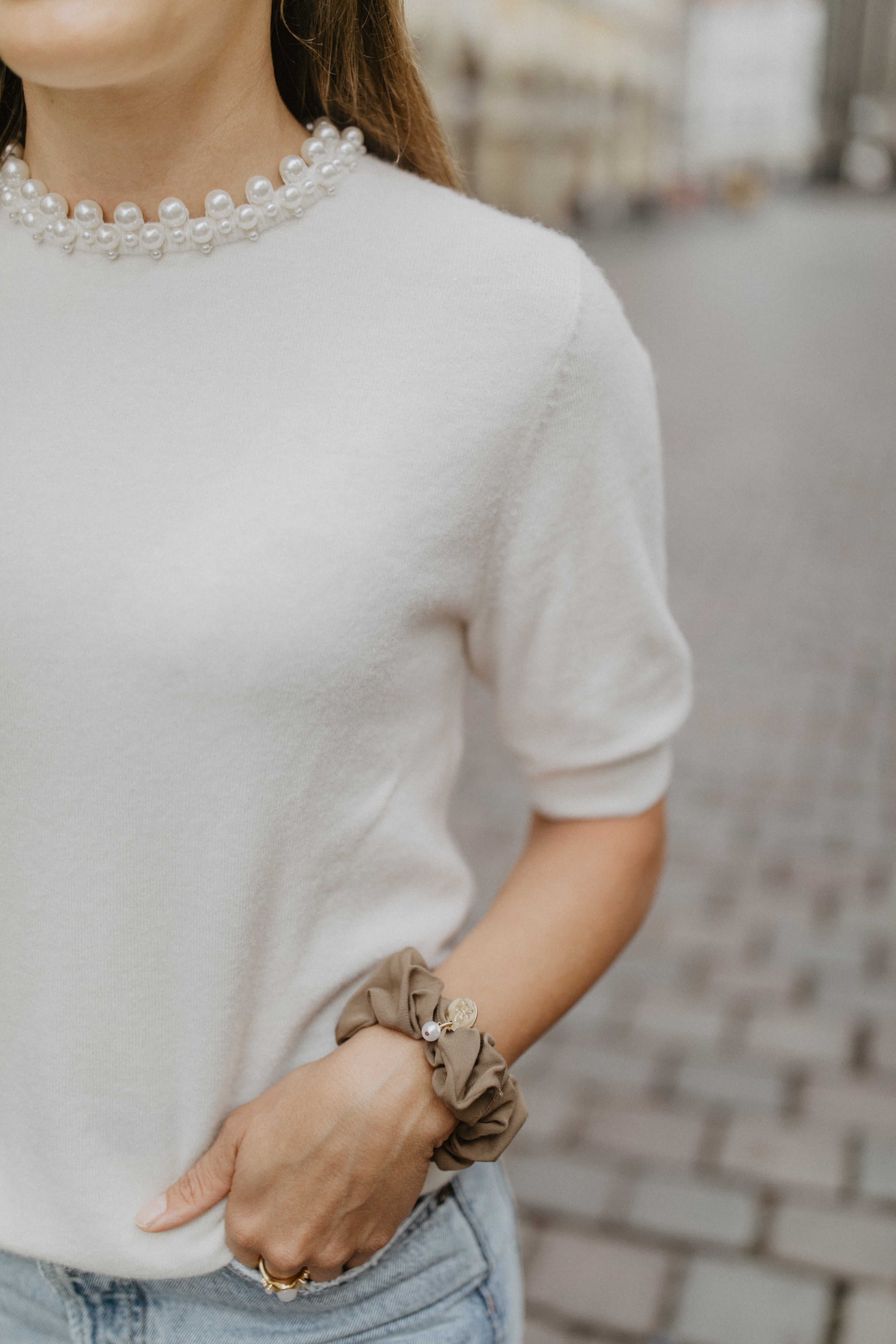 Kurzarmpullover mit Perlendetail