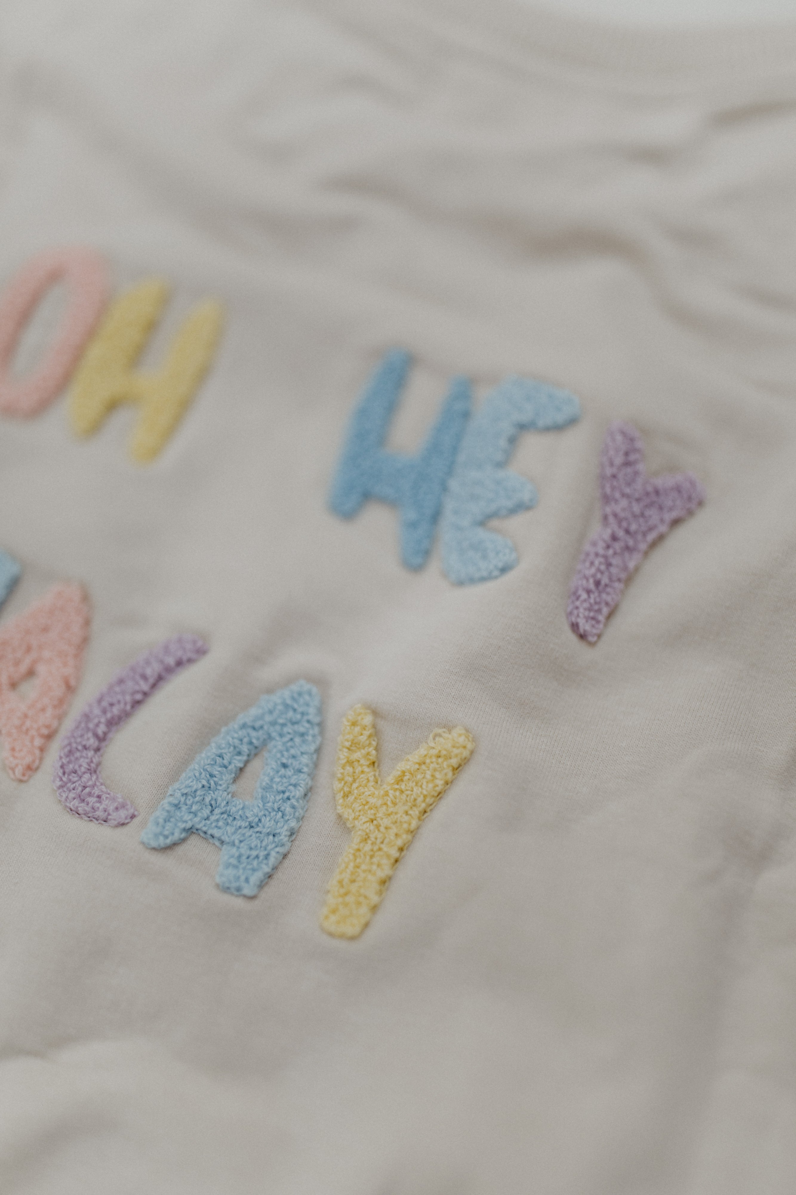 Unisex Sweatshirt with Sun 'Oh Hey Vacay'