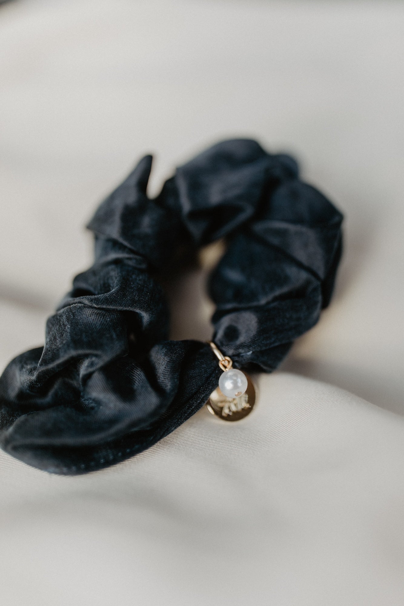 leevje by AM Scrunchie Monique 'Navy'