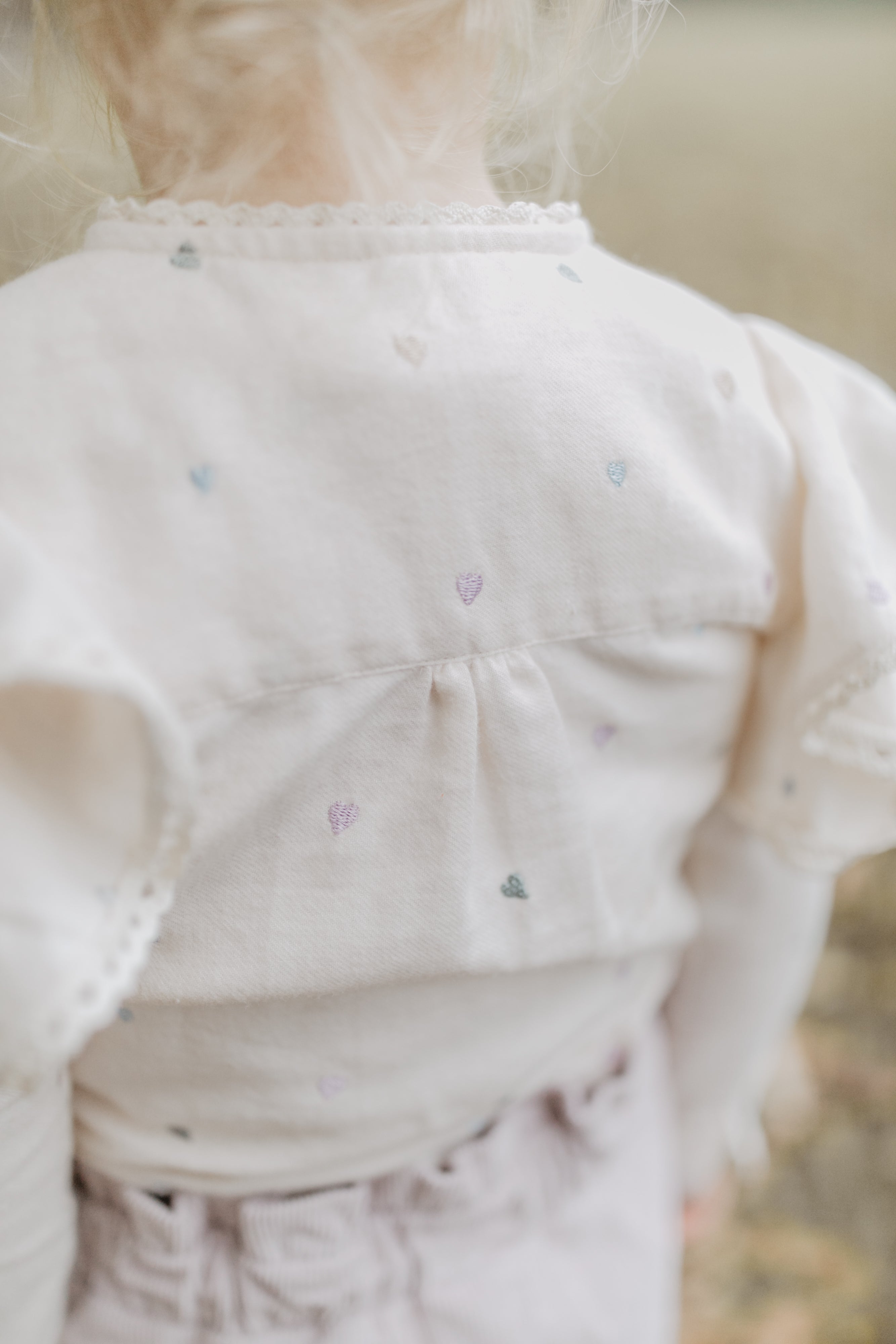 Flanellbluse mit Herzchen-Stickerei und Rüschen 'light beige'