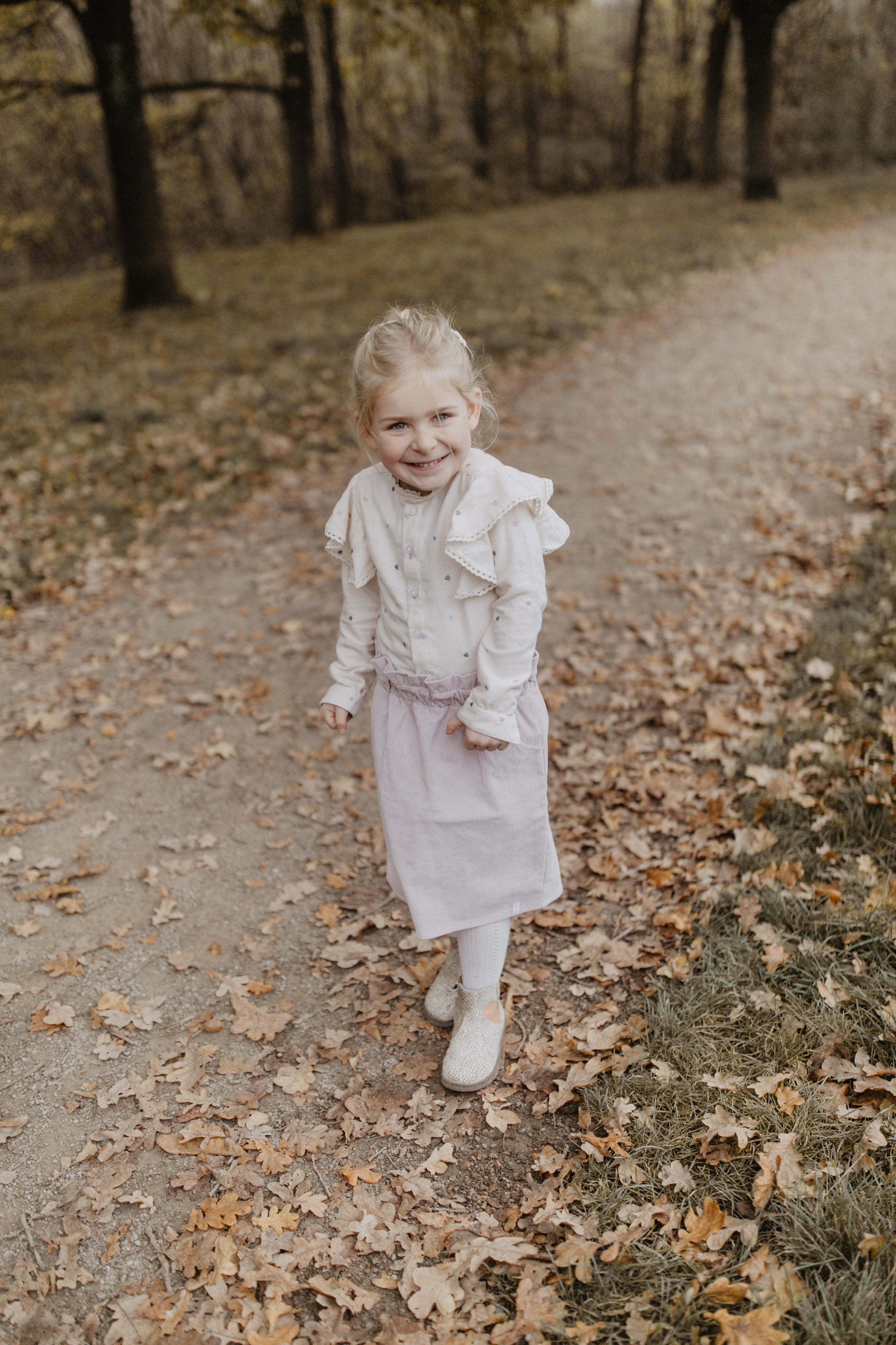 Flanellbluse mit Herzchen-Stickerei und Rüschen 'light beige'