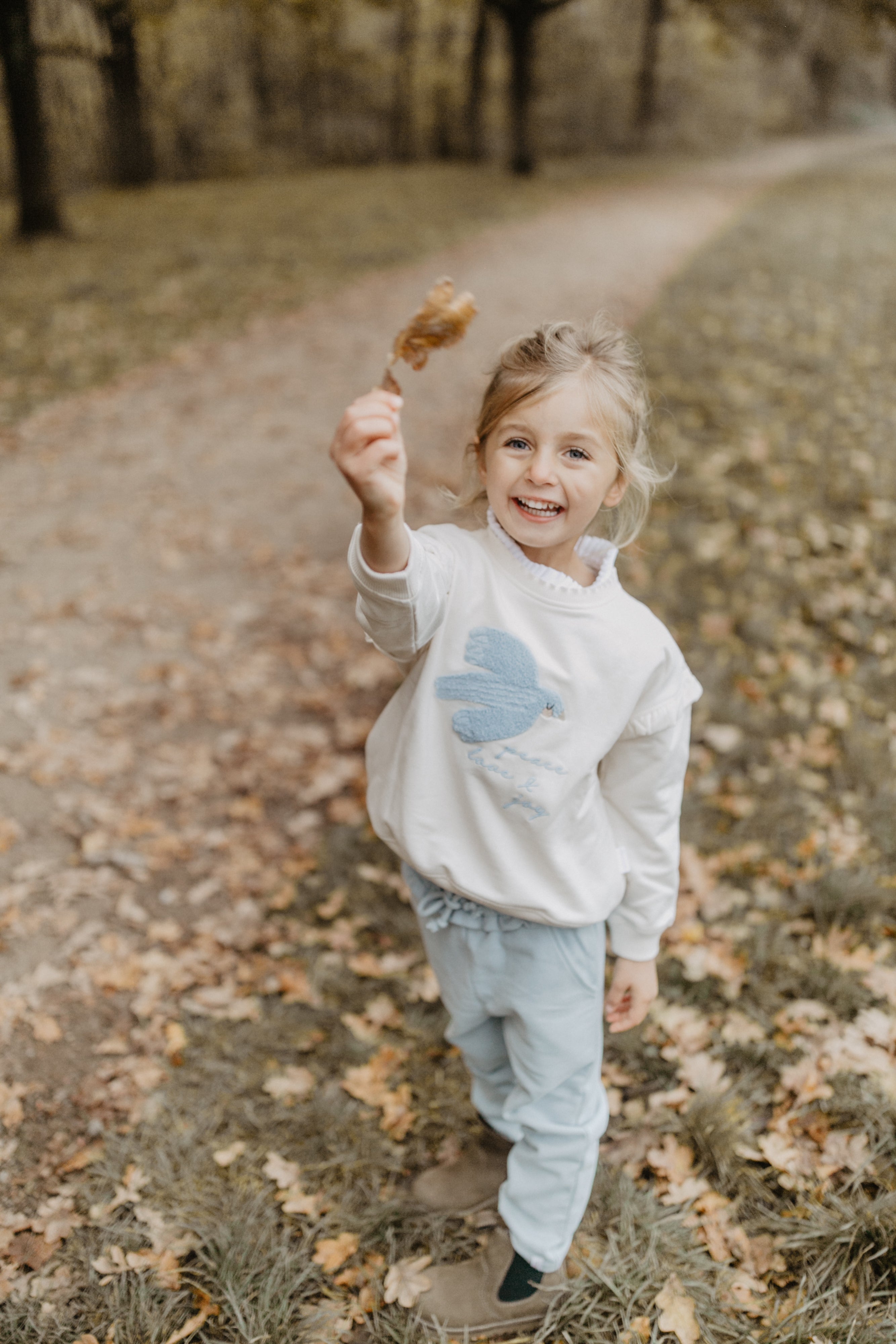 Oversized Sweatshirt 'peace, love & joy' mit Rüschendetails