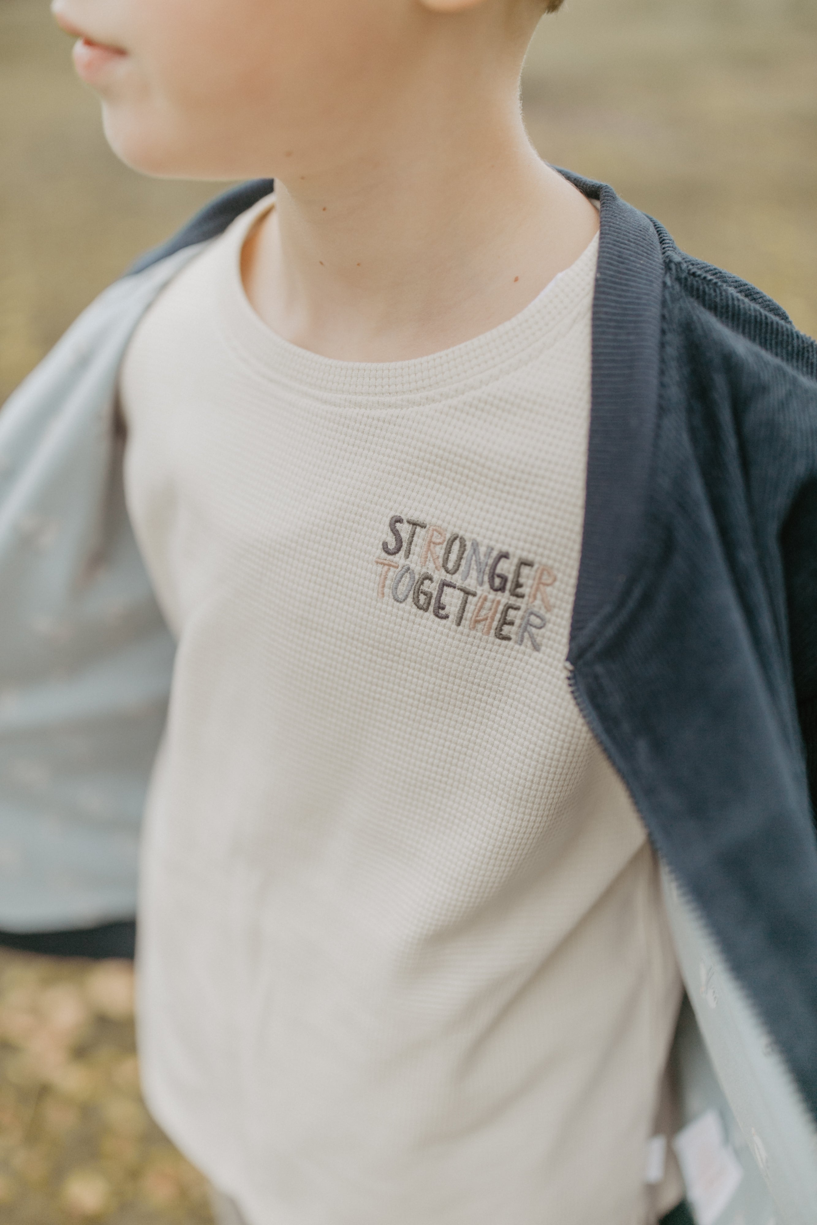 Longsleeve 'stronger together' aus Waffle Piqué