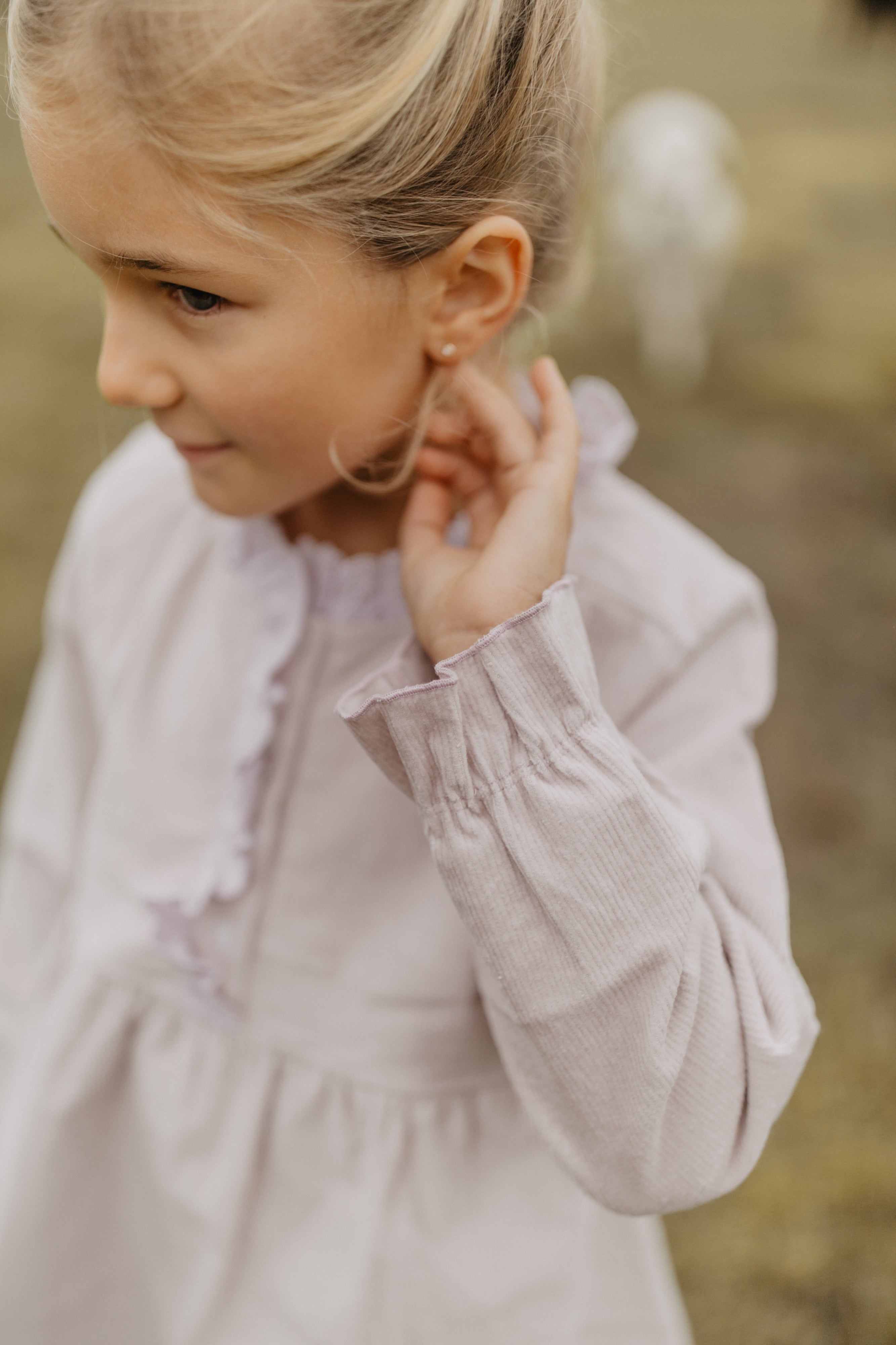 Cordkleid 'lavender' mit Rüschendetails