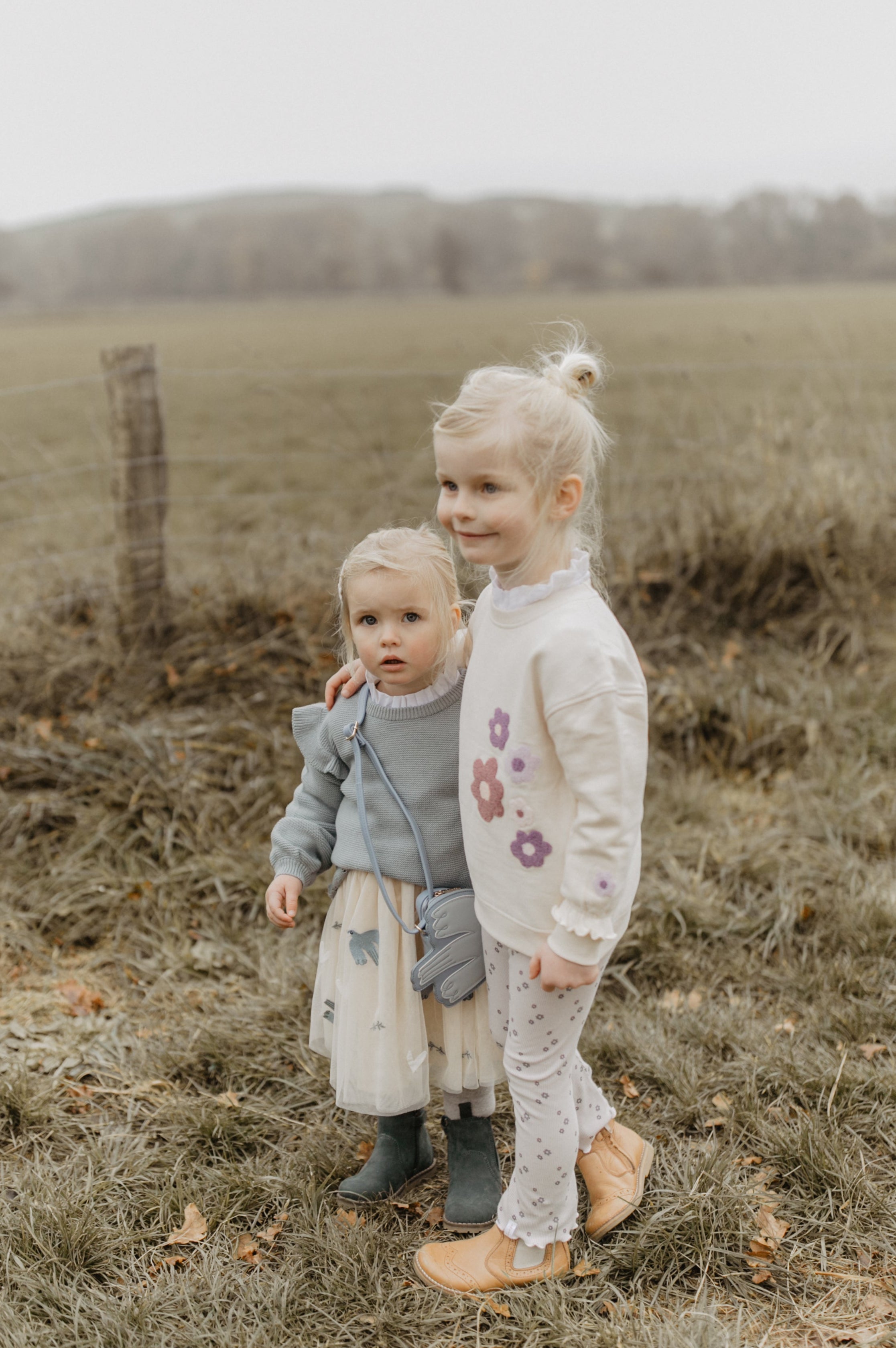 Schlag-Leggings 'lavender flowers' mit Schleife aus Bio-Baumwolle