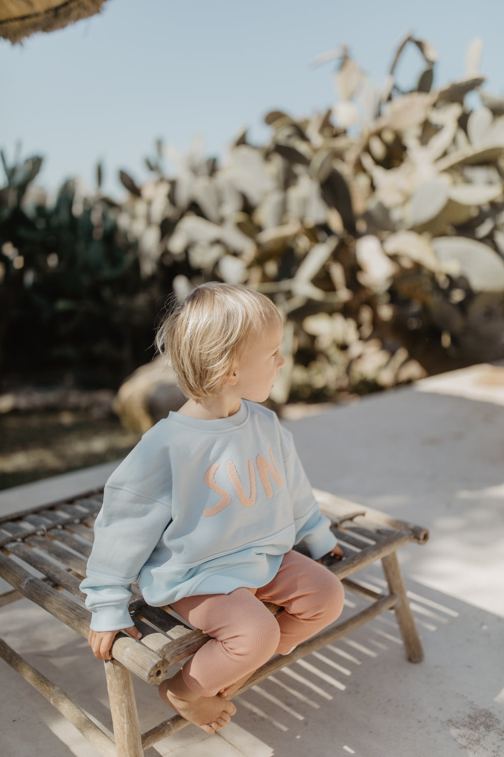 Unisex Oversized Sweatshirt ‘Sun’ in Clear Blue