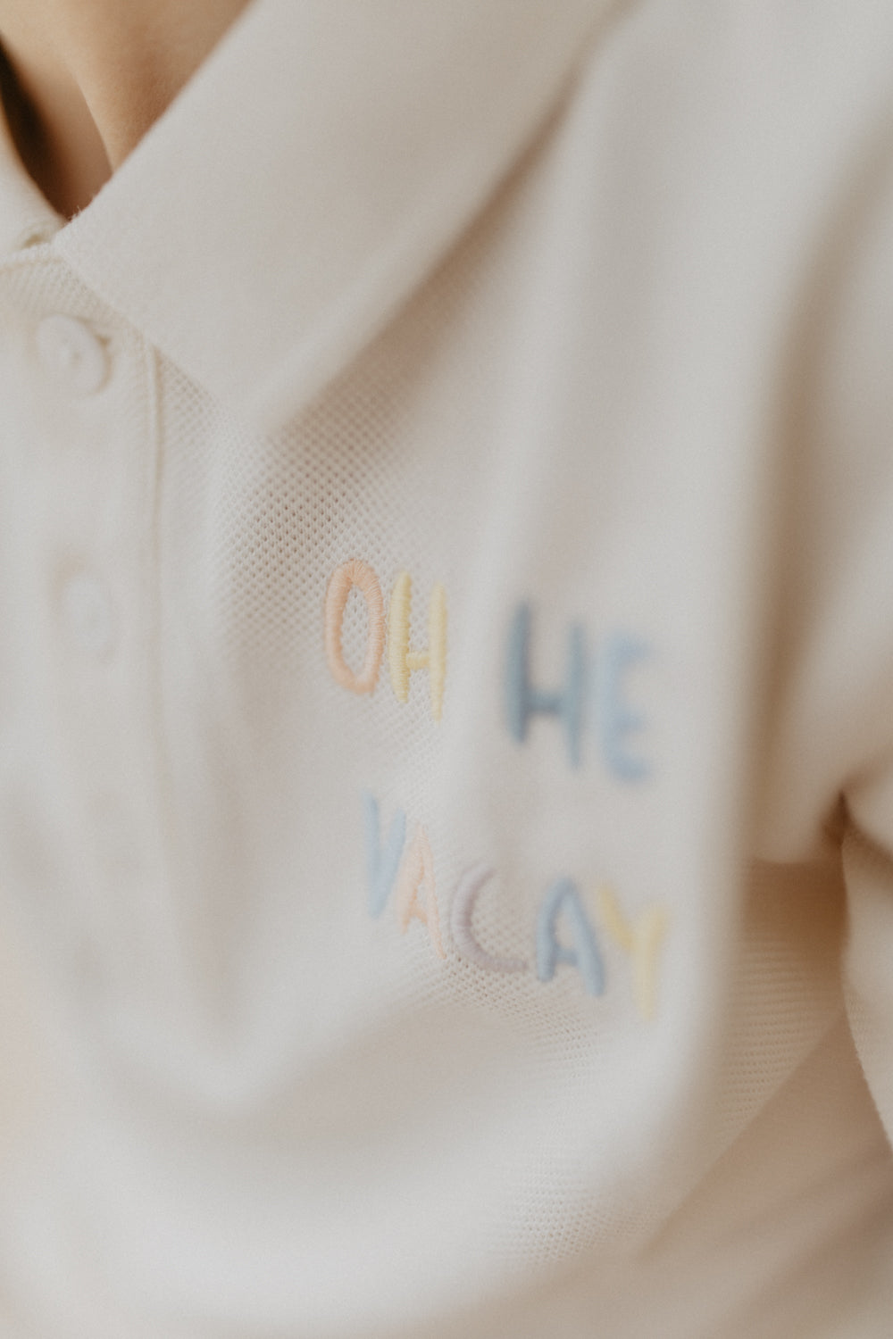 Unisex Short Sleeve Polo Shirt 'Oh Hey Vacay'
