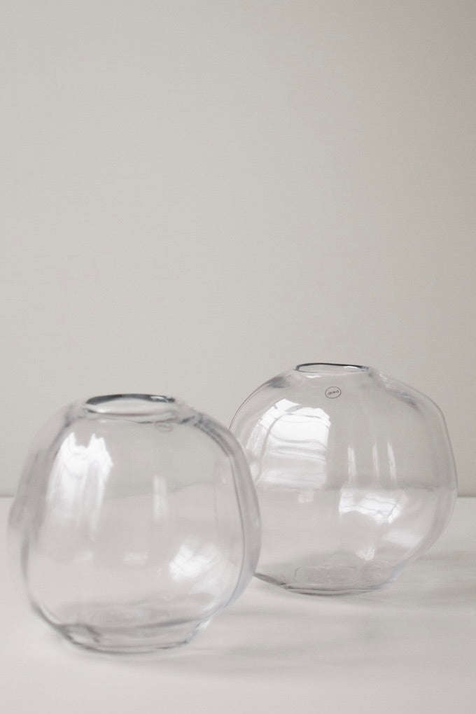 01.08.03 — The Pebble Vase / Clear