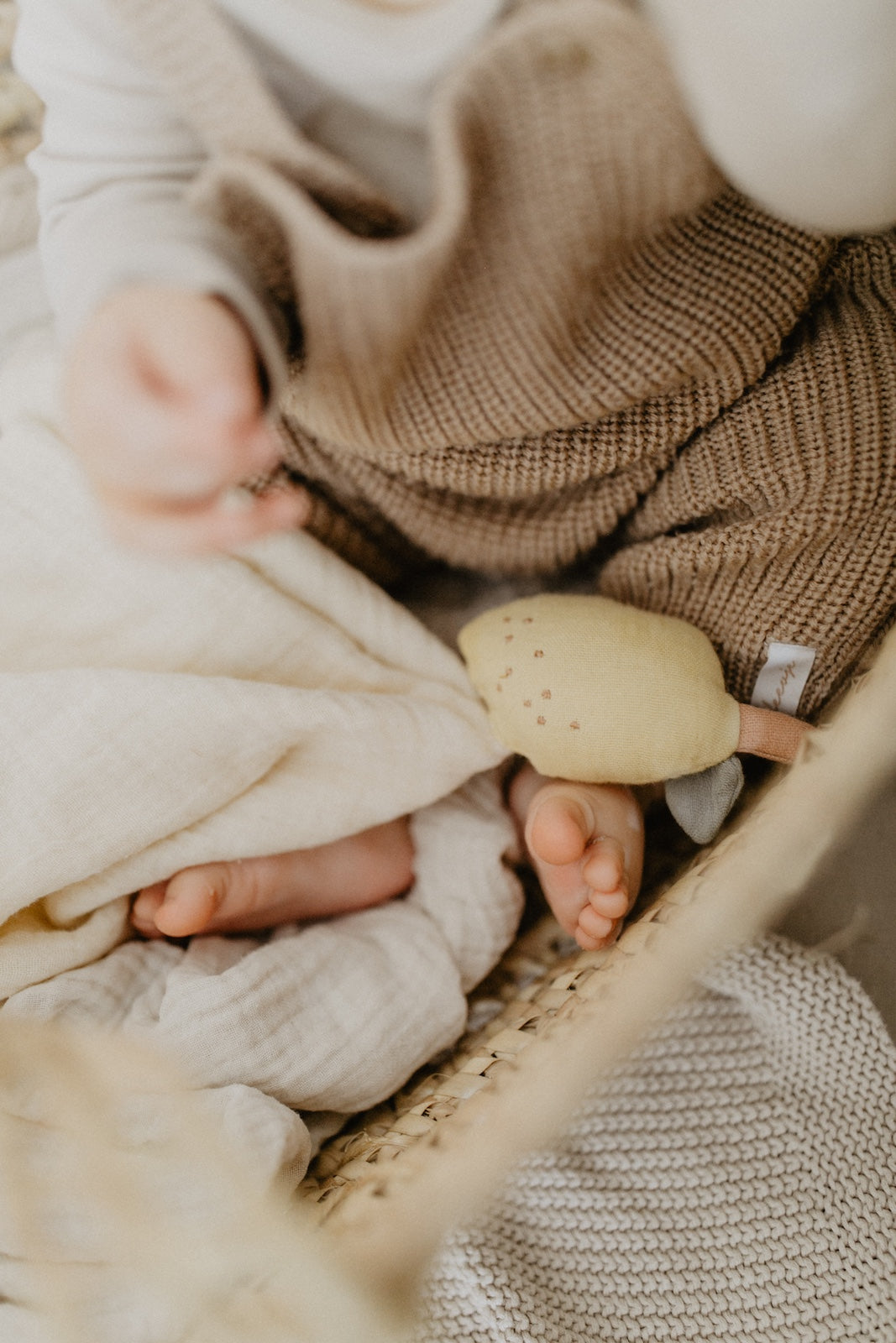 Baby muslin cuddle cloth 'lemon'