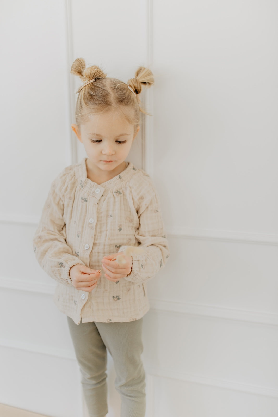 Muslin blouse 'cappuccino' with floral embroidery