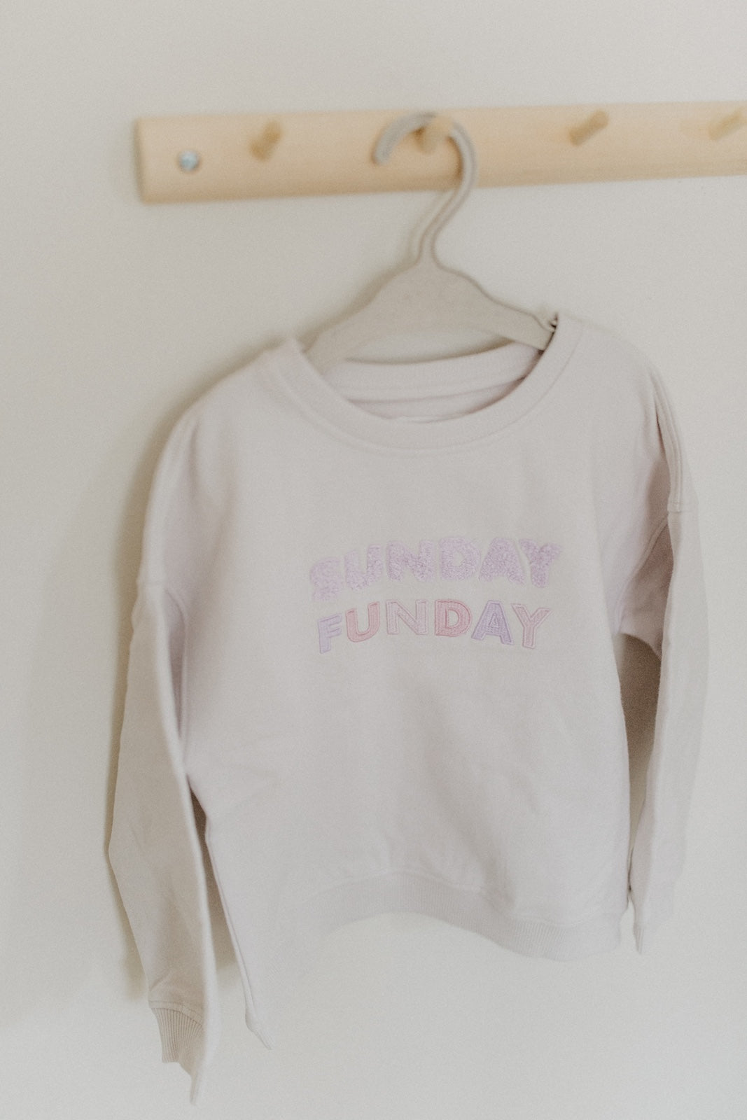 Oversized Sweatshirt 'sunday funday' in lavender