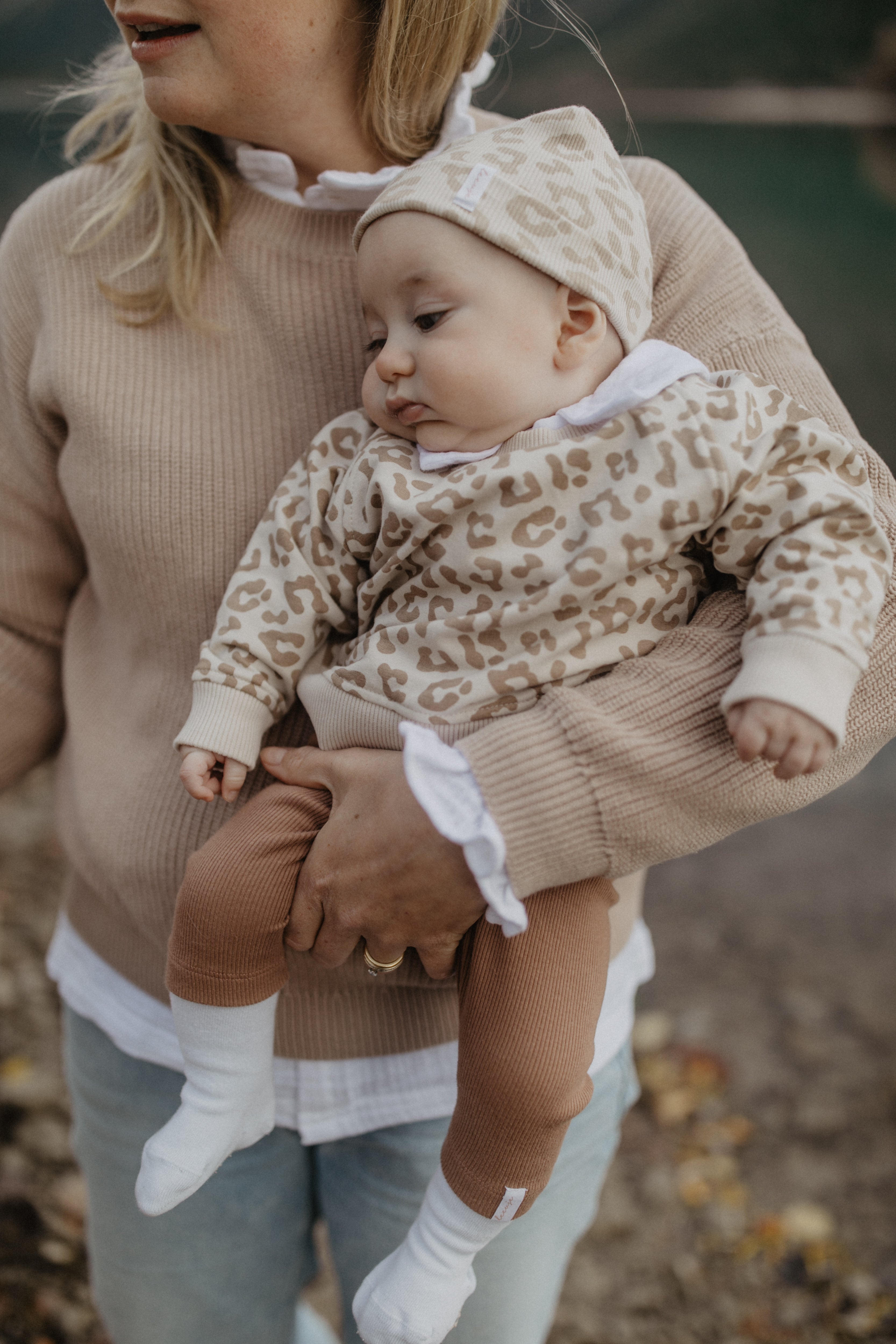 Baby-Pullover mit Leoprint