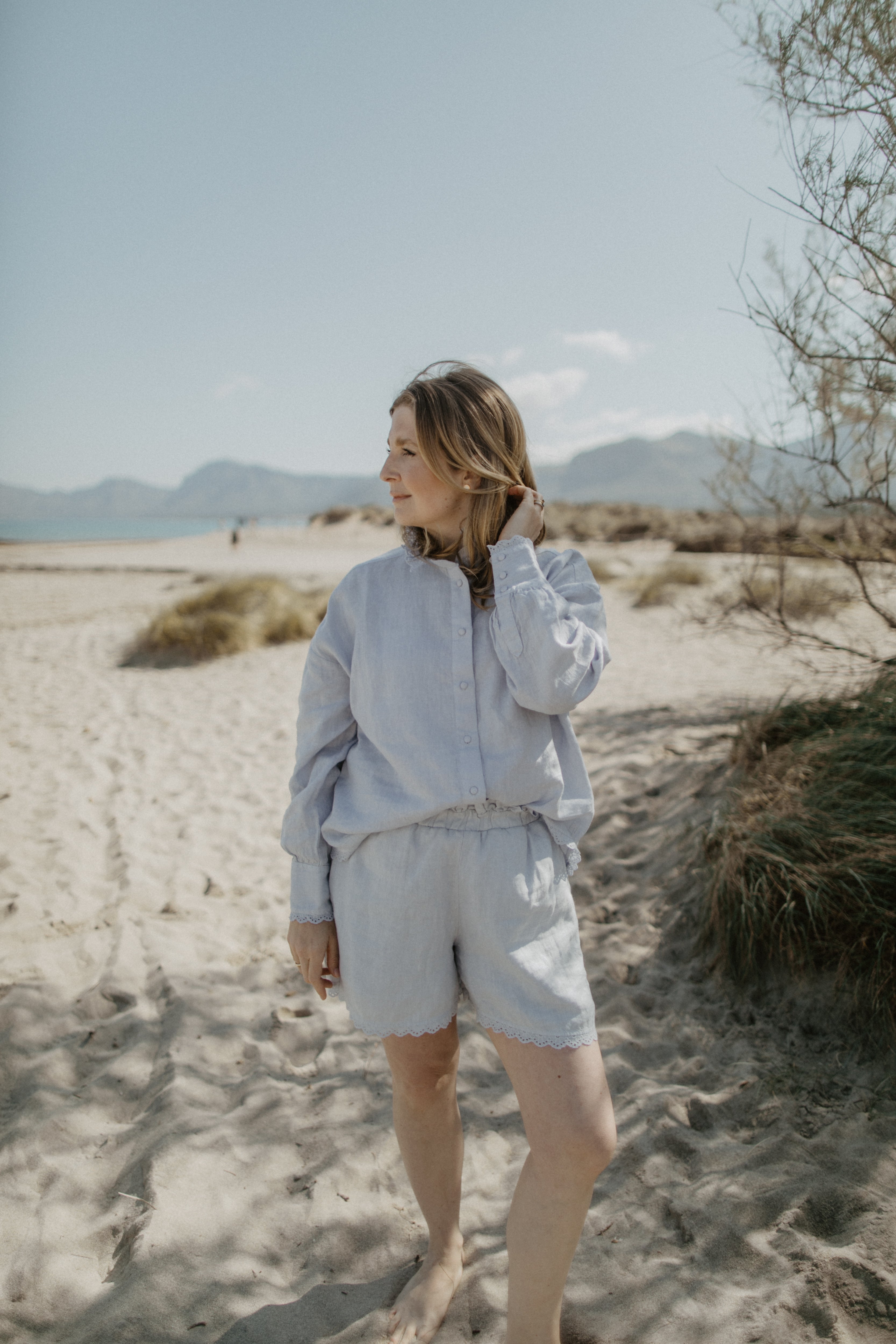 01.02.04 — The Shorts / Horizon