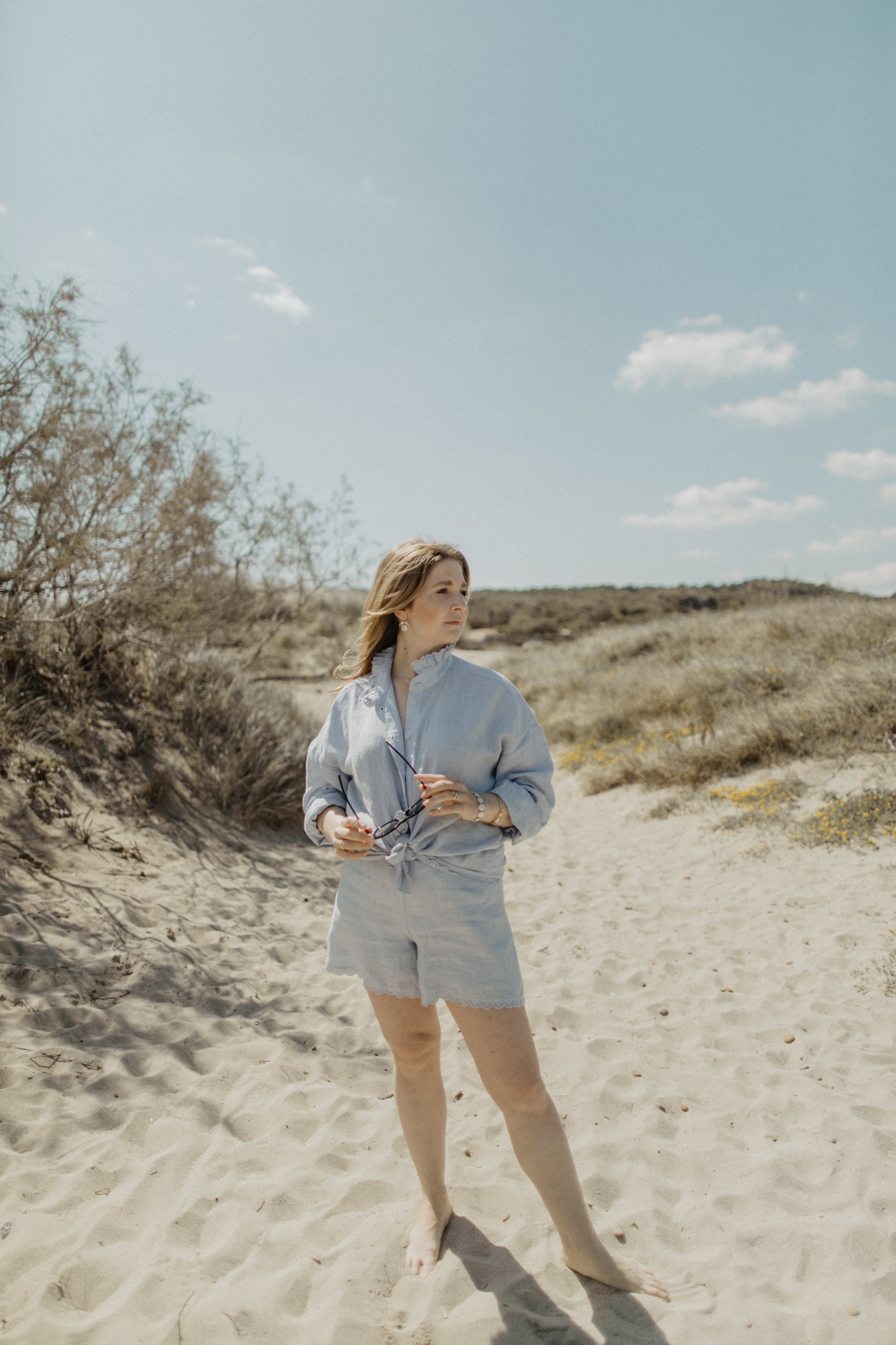 01.01.12 — The Linen Blouse / Horizon