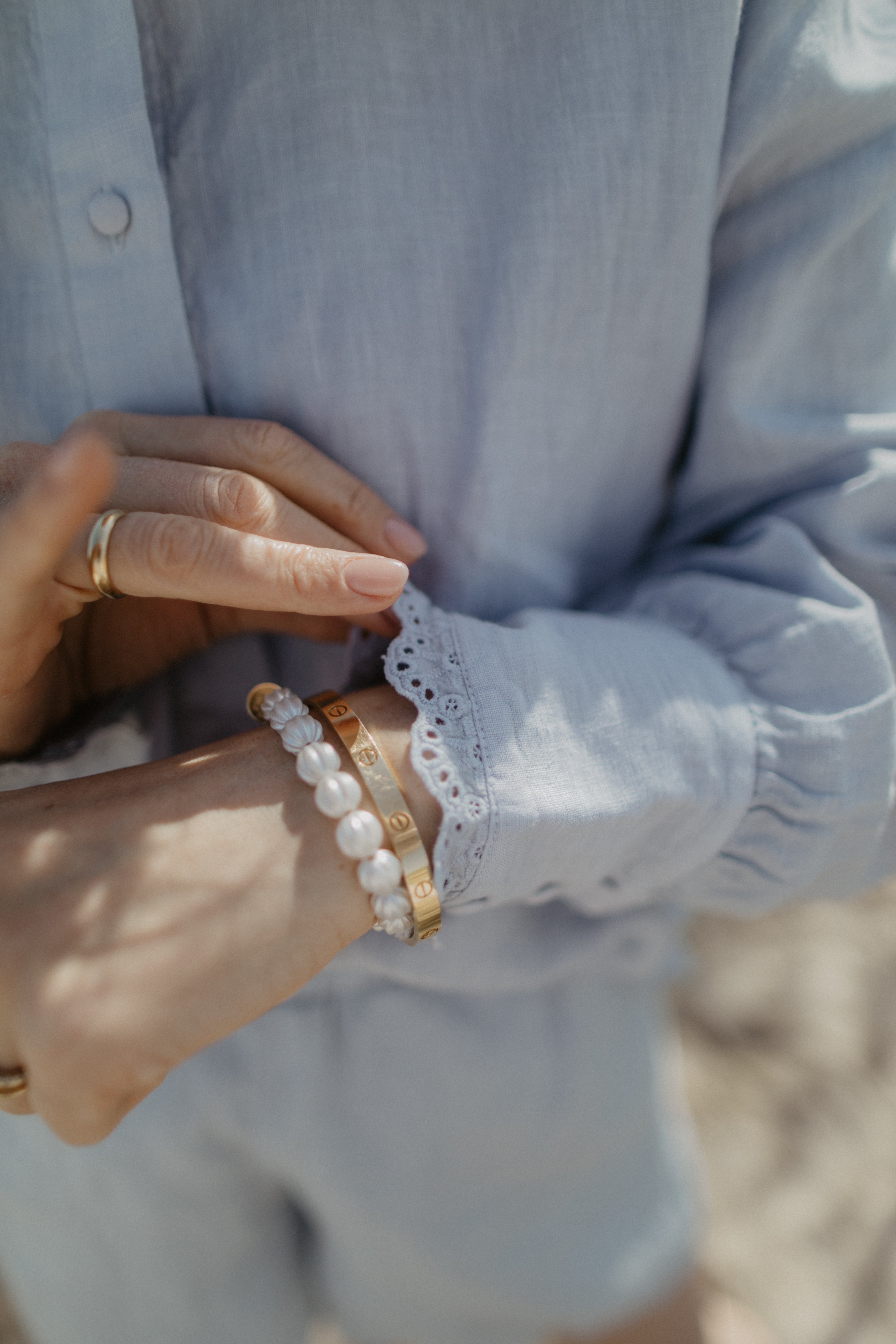 01.01.12 — The Linen Blouse / Horizon