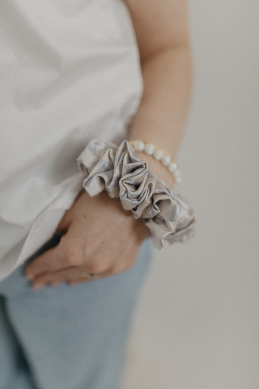 01.07.29 — The Silk Scrunchie / Horizon
