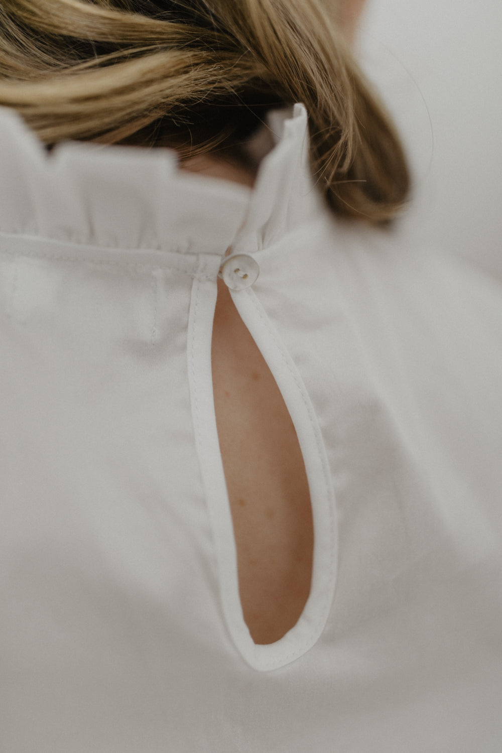 01.01.01 — The Ruffle Collar Top / White