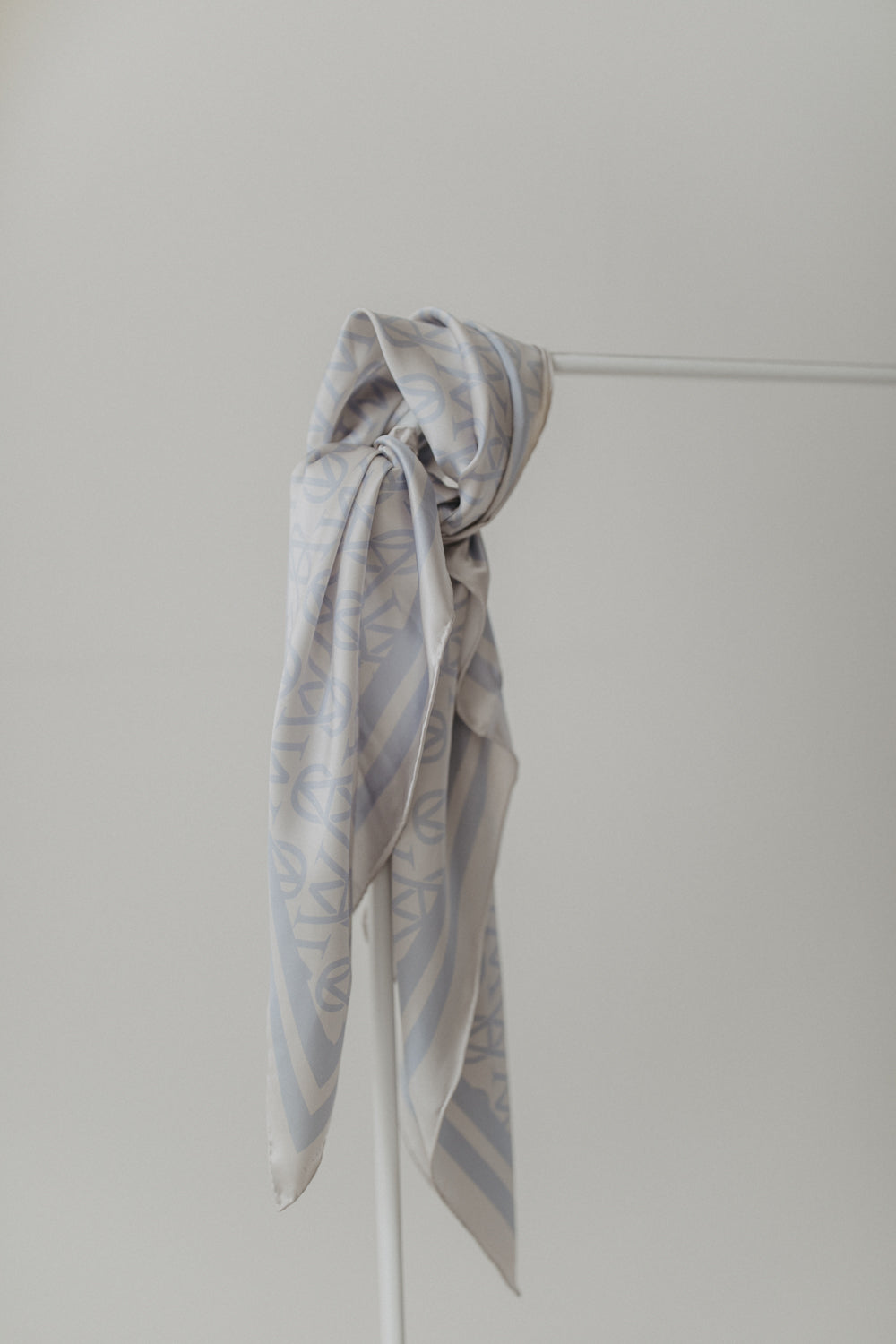 01.07.30 — The Silk Scarf / Horizon