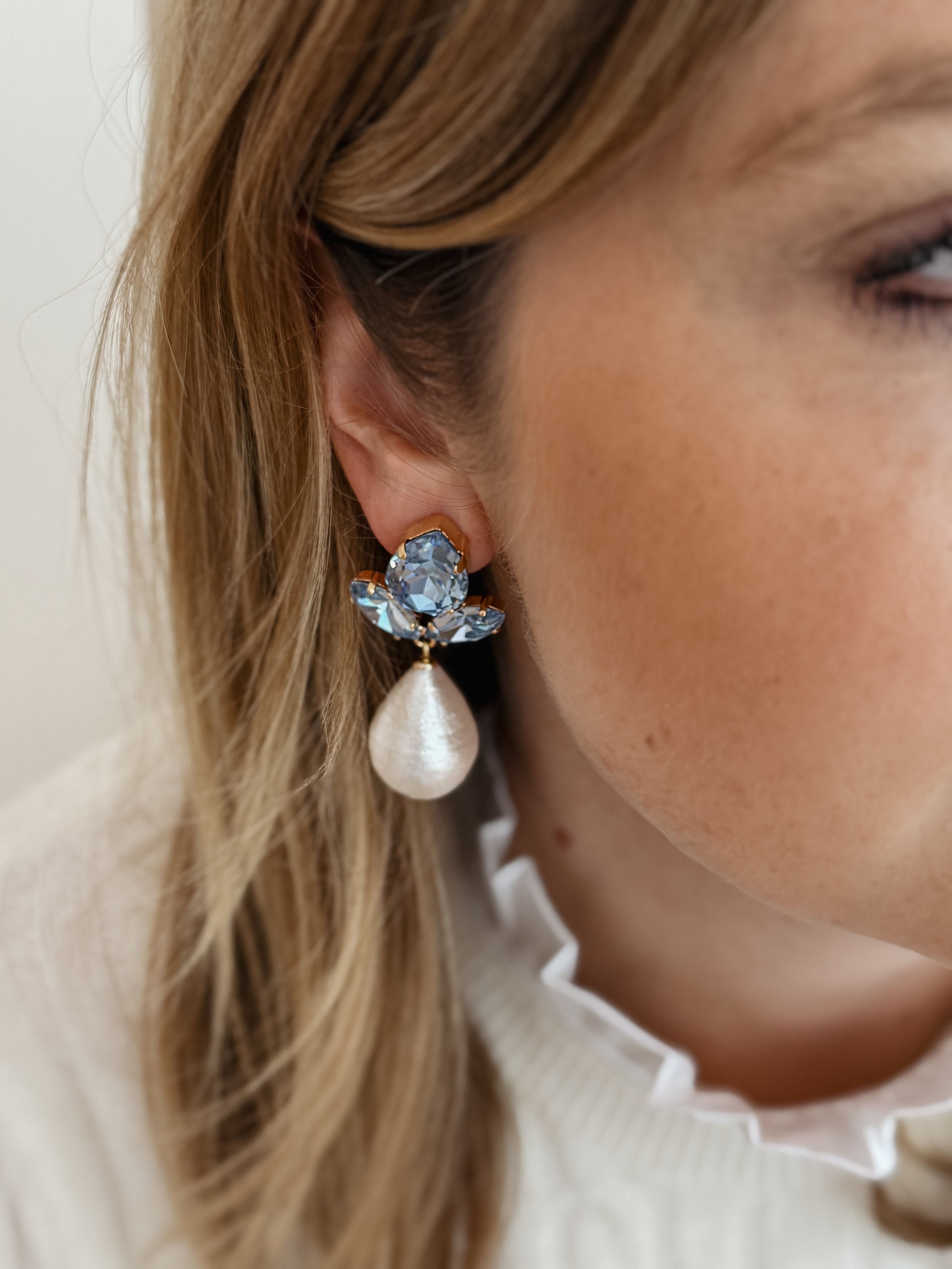 The Cotton Drop Stud / light blue