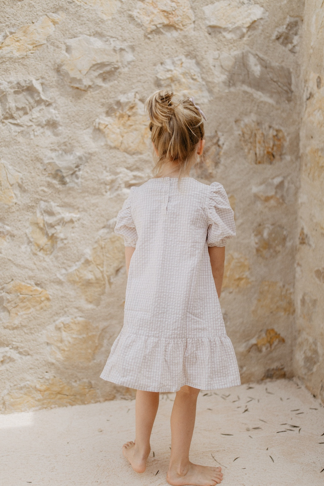 Checked dress with puff sleeves