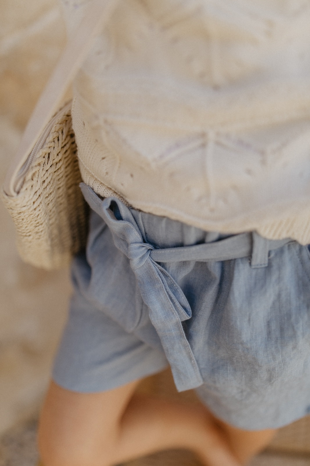 Linen shorts 'clear blue' with belt