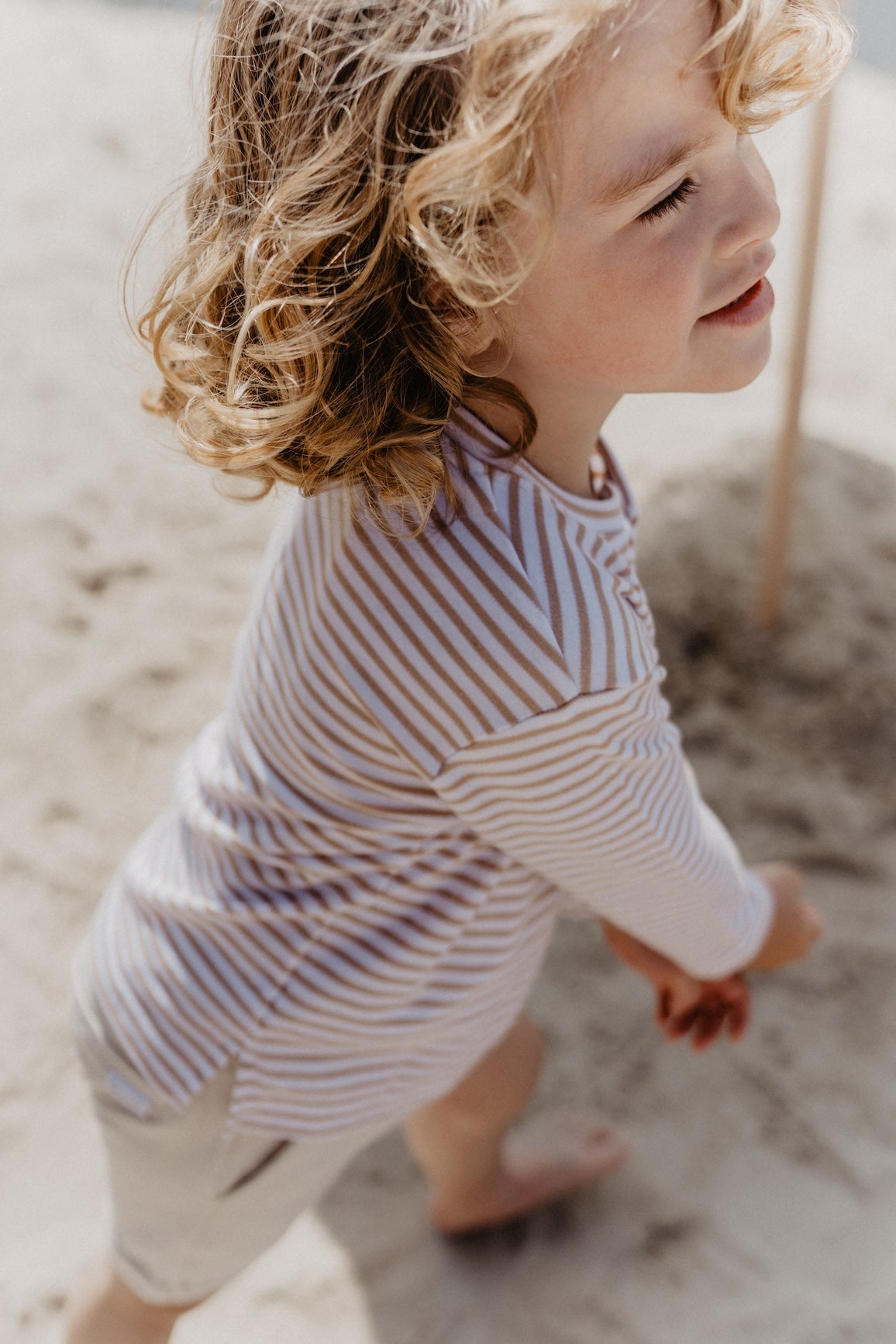 Longsleeve mit Brusttasche 'beige stripes'