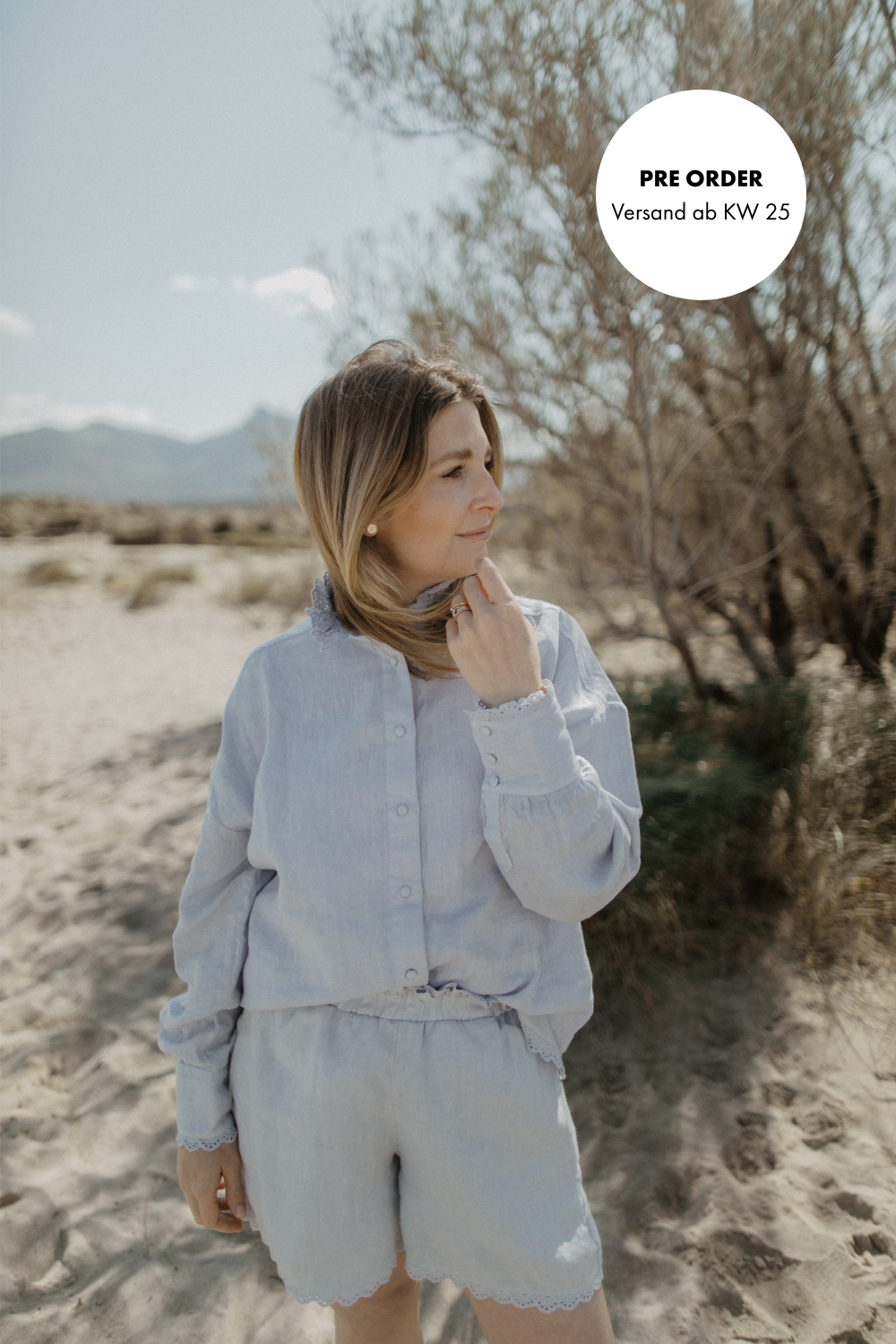 01.01.12 — The Linen Blouse / Horizon