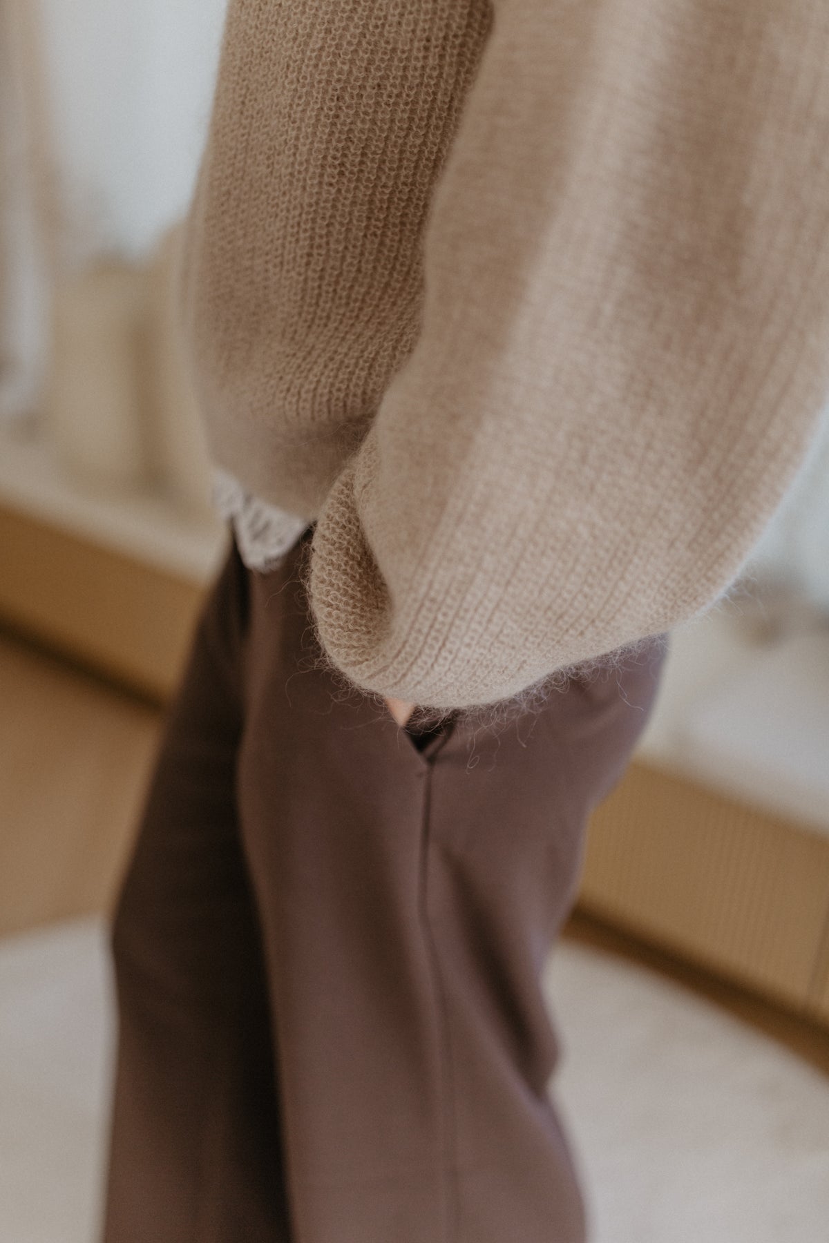Getailleerde broek met wijde pijpen | Dark Chocolate