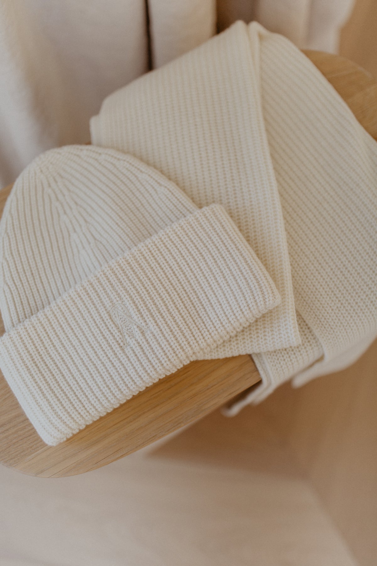 Bonnet côtelé avec logo | Crème