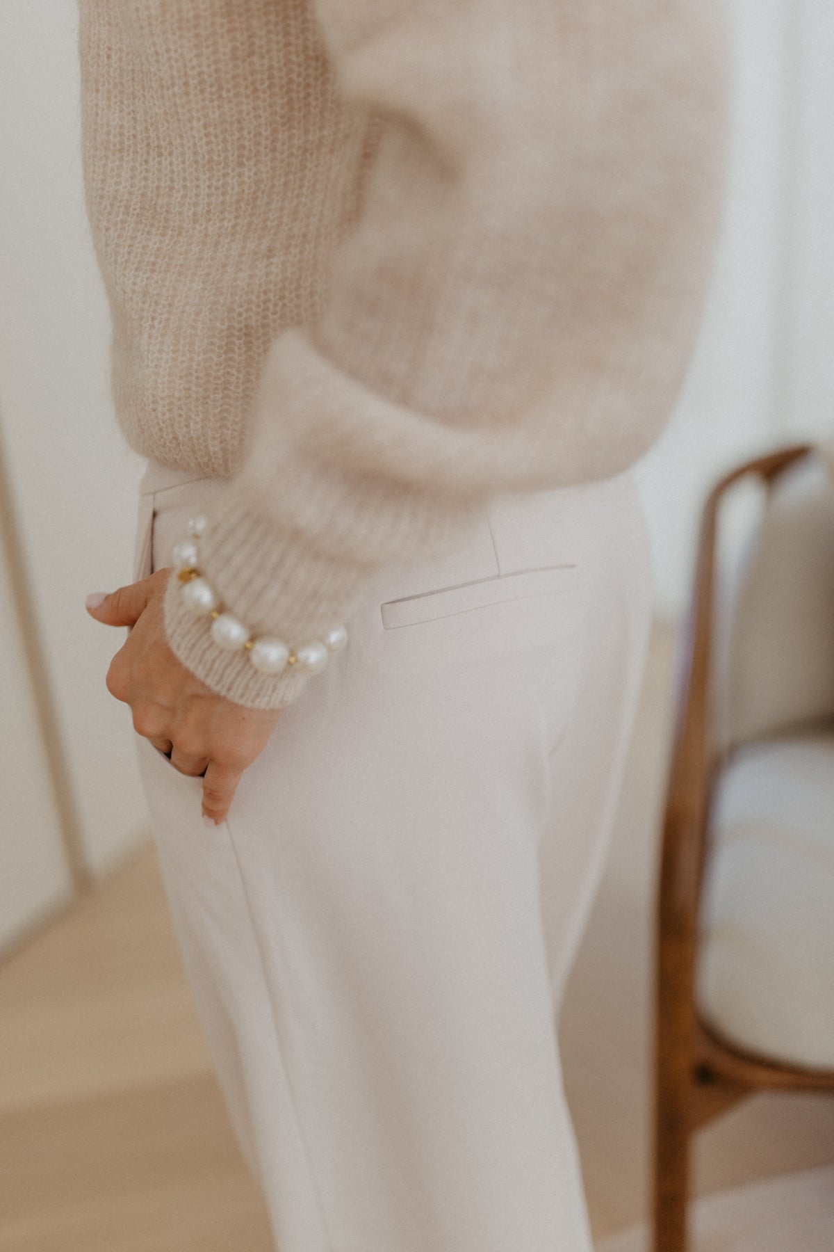 Getailleerde broek met wijde pijpen | Lichtcrème