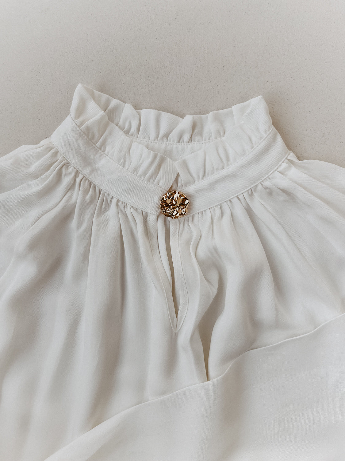 Knopf Cover 'Golden Sculpture'