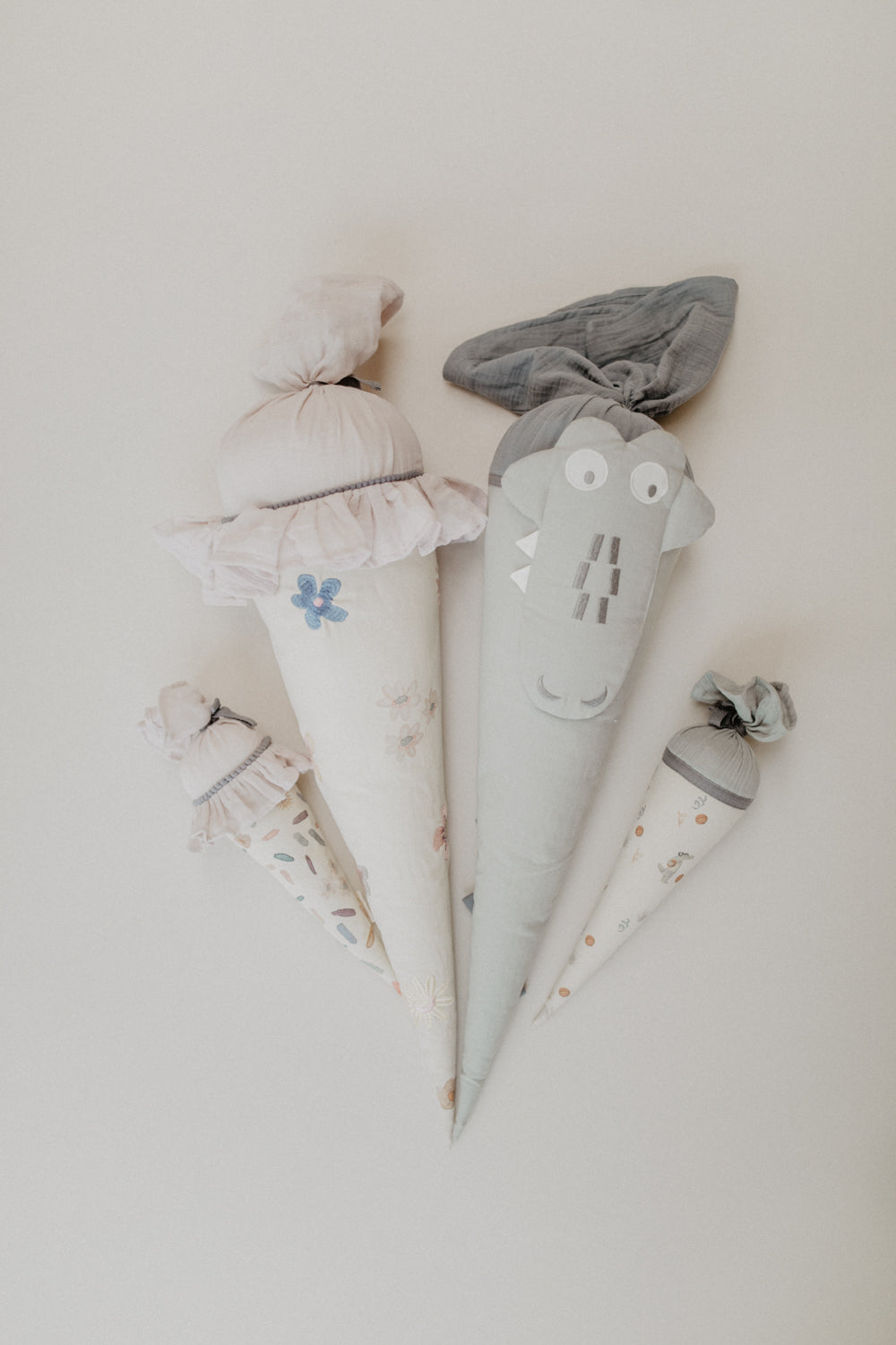 Small School Cone 'Crocodile' with Cardboard Cone and Pillow
