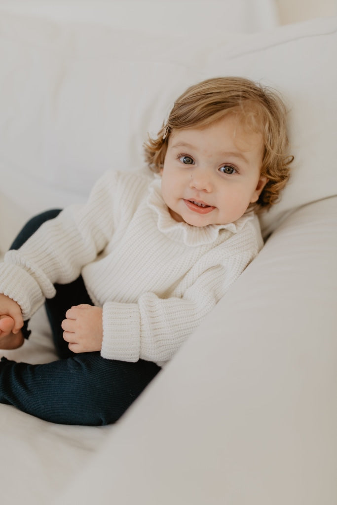 Mini-Me Strickpullover Off White Mit Rüschenkragen Für Mädchen Merinowolle