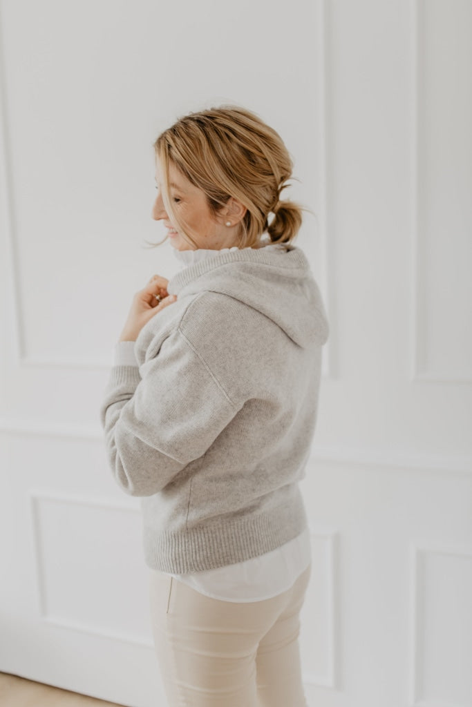 Premium Knitwear: Pullover Mit Kapuze Für Frauen Hw 23/24