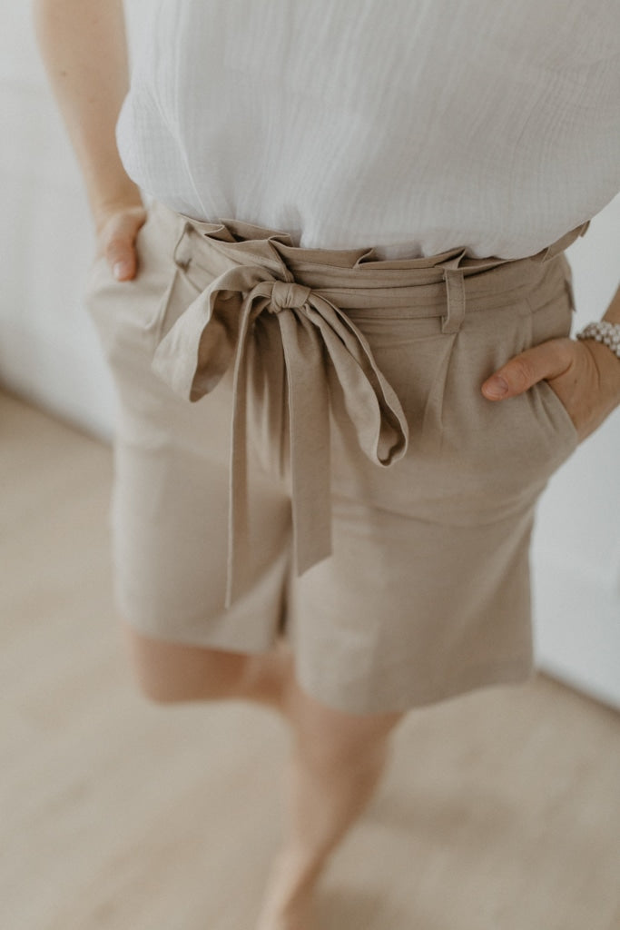 Shorts Beige Mit Gürtel Für Frauen Hosen