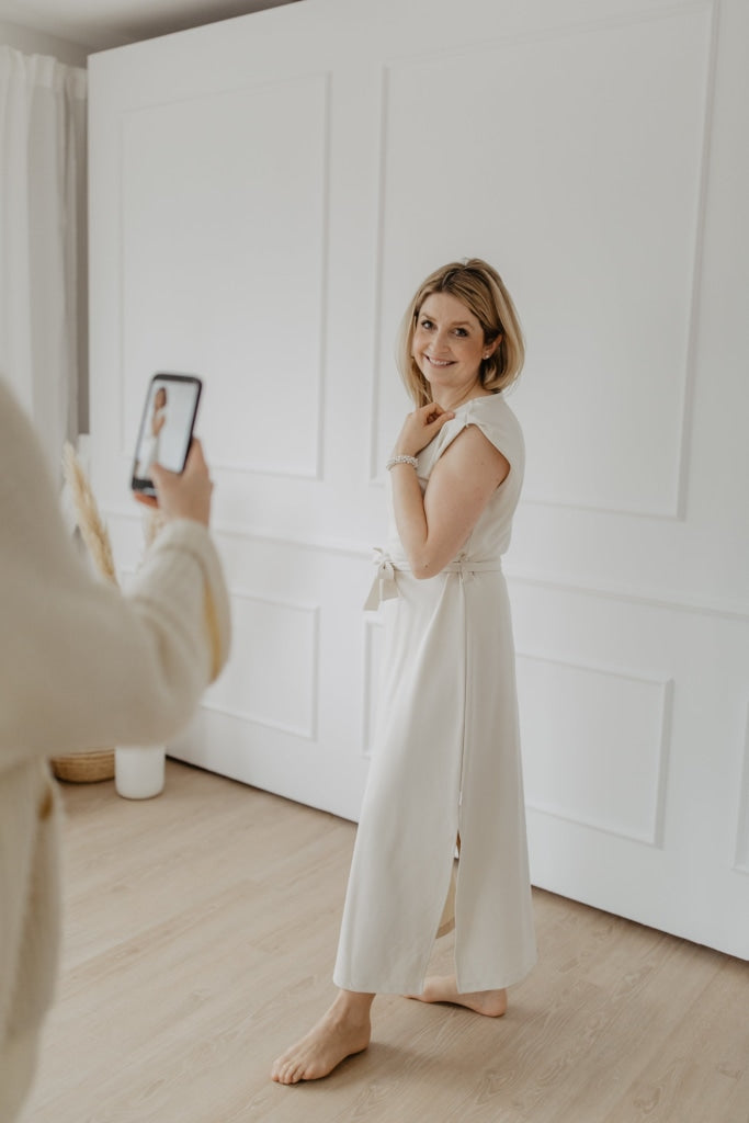 Maxikleid Beige Mit Gürtel Für Frauen