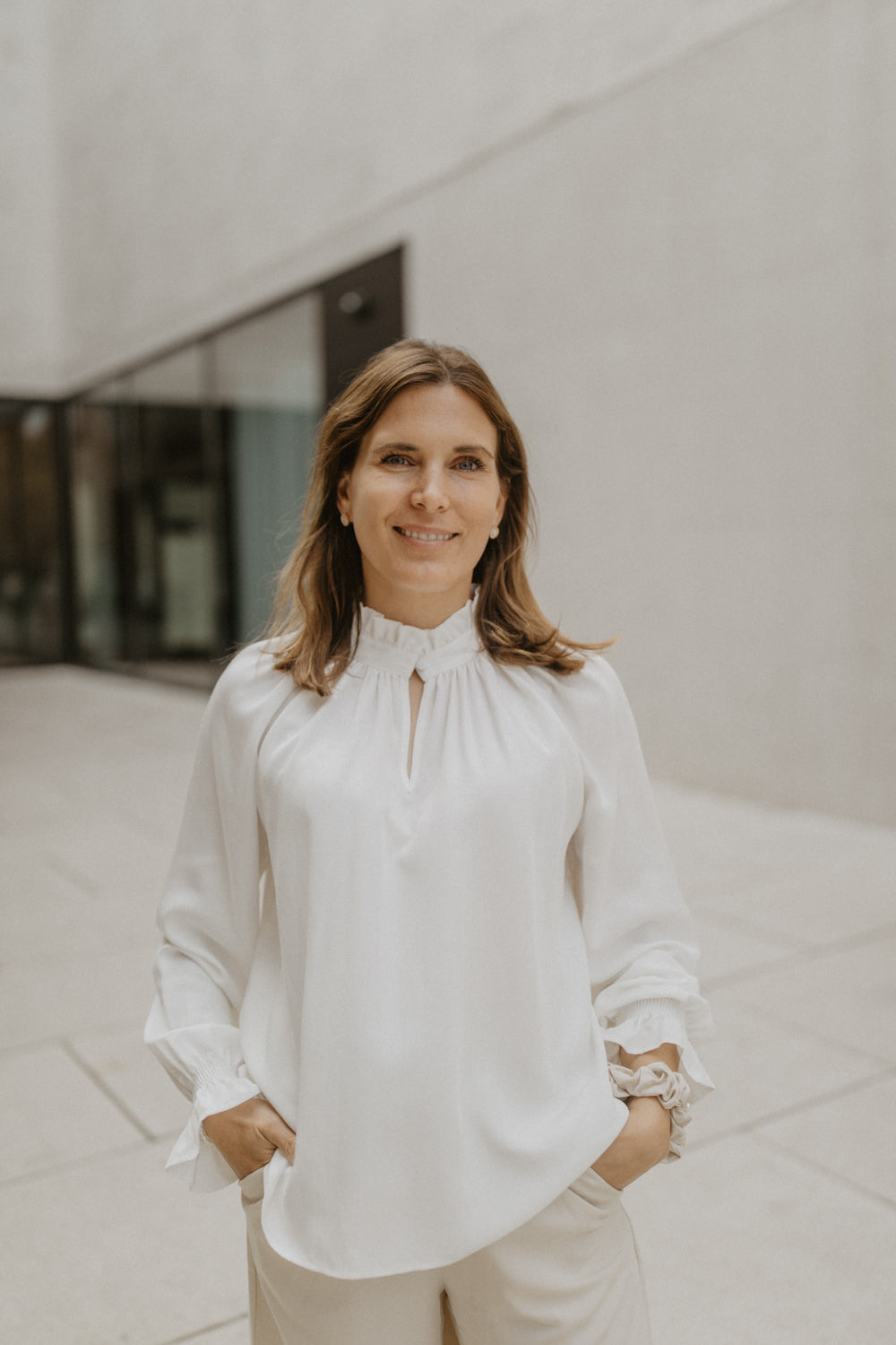 Bluse mit Rüschenkragen 'White'